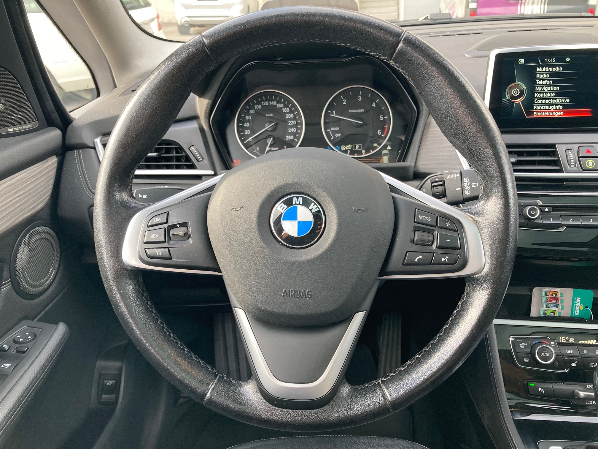BMW 220d xDrive — zdjęcie 11