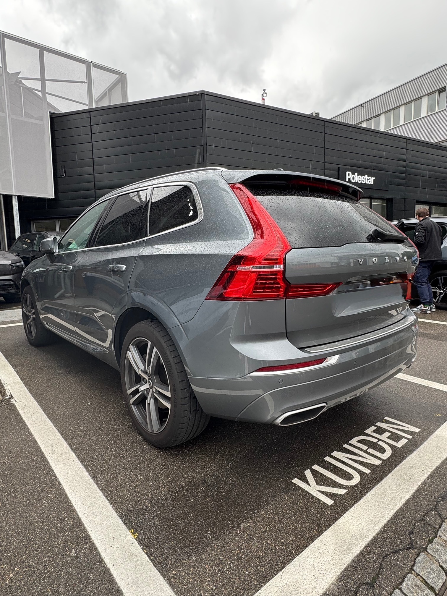 VOLVO XC60 T5 AWD — zdjęcie 7