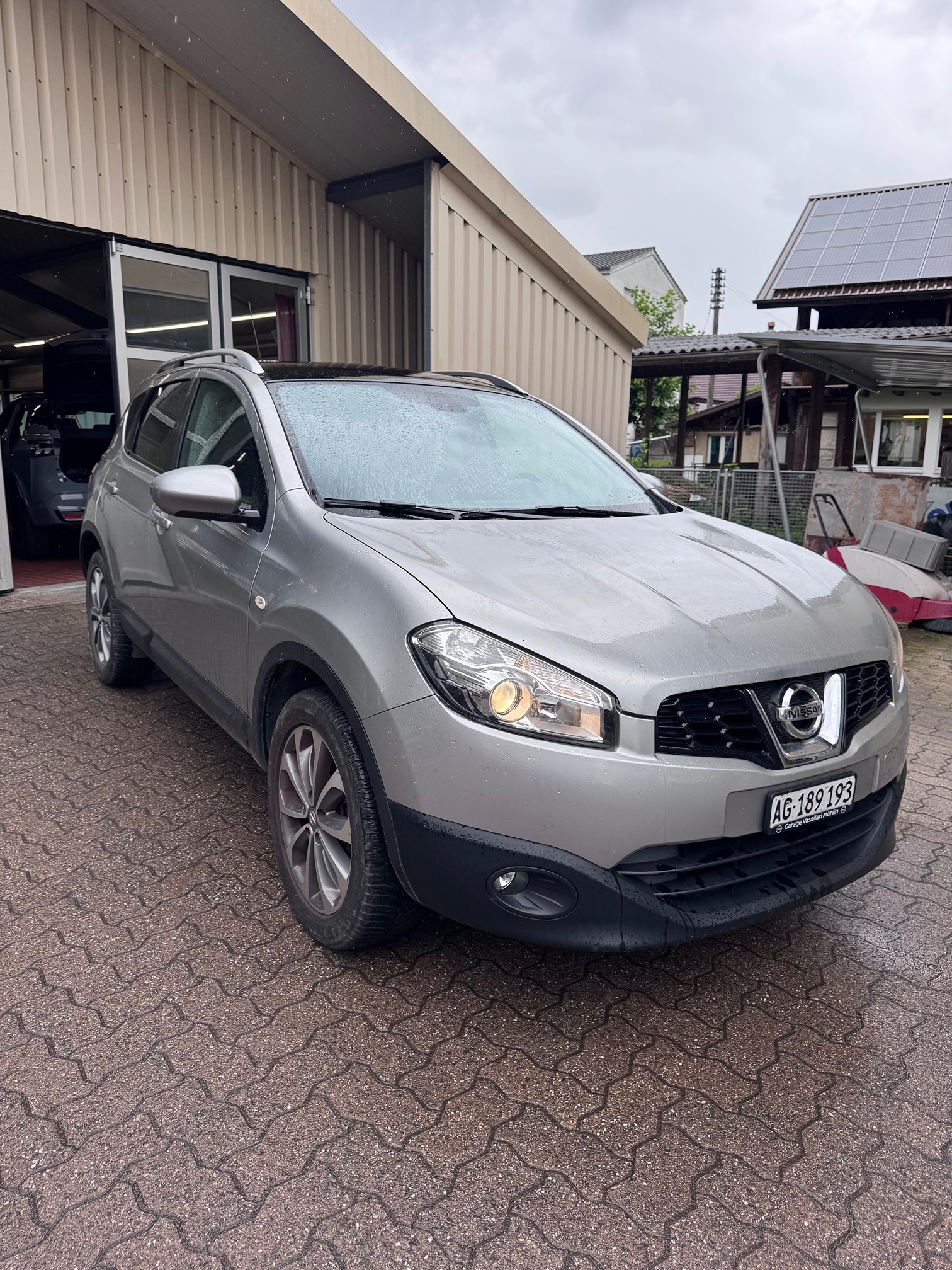 NISSAN Qashqai 1.6 — zdjęcie 3