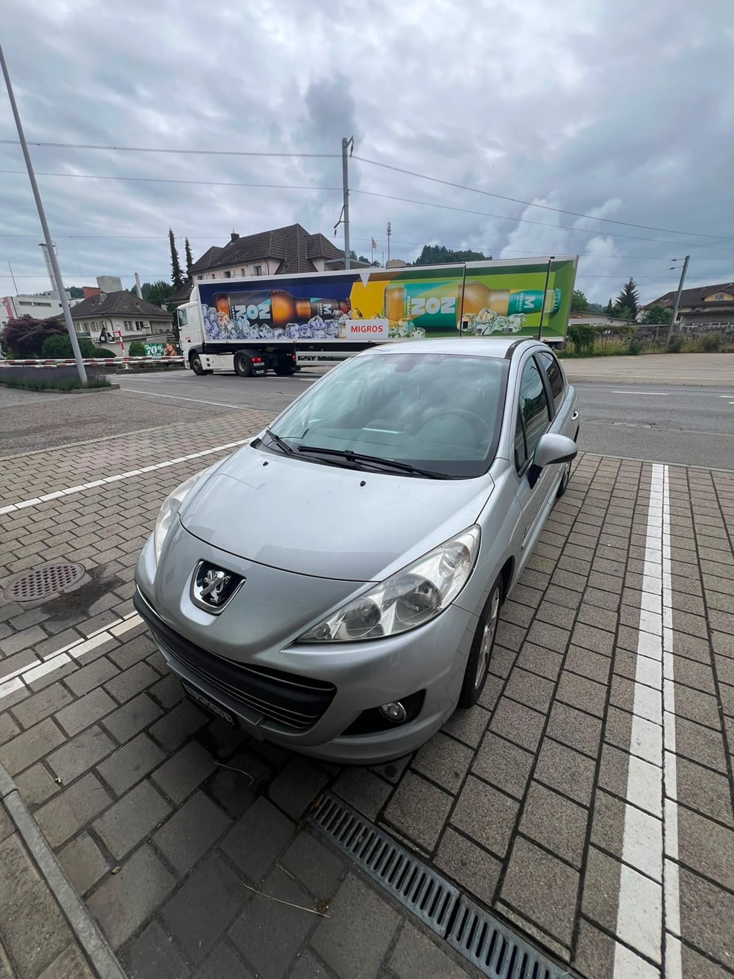 PEUGEOT 207 1.6i 16V — zdjęcie 1