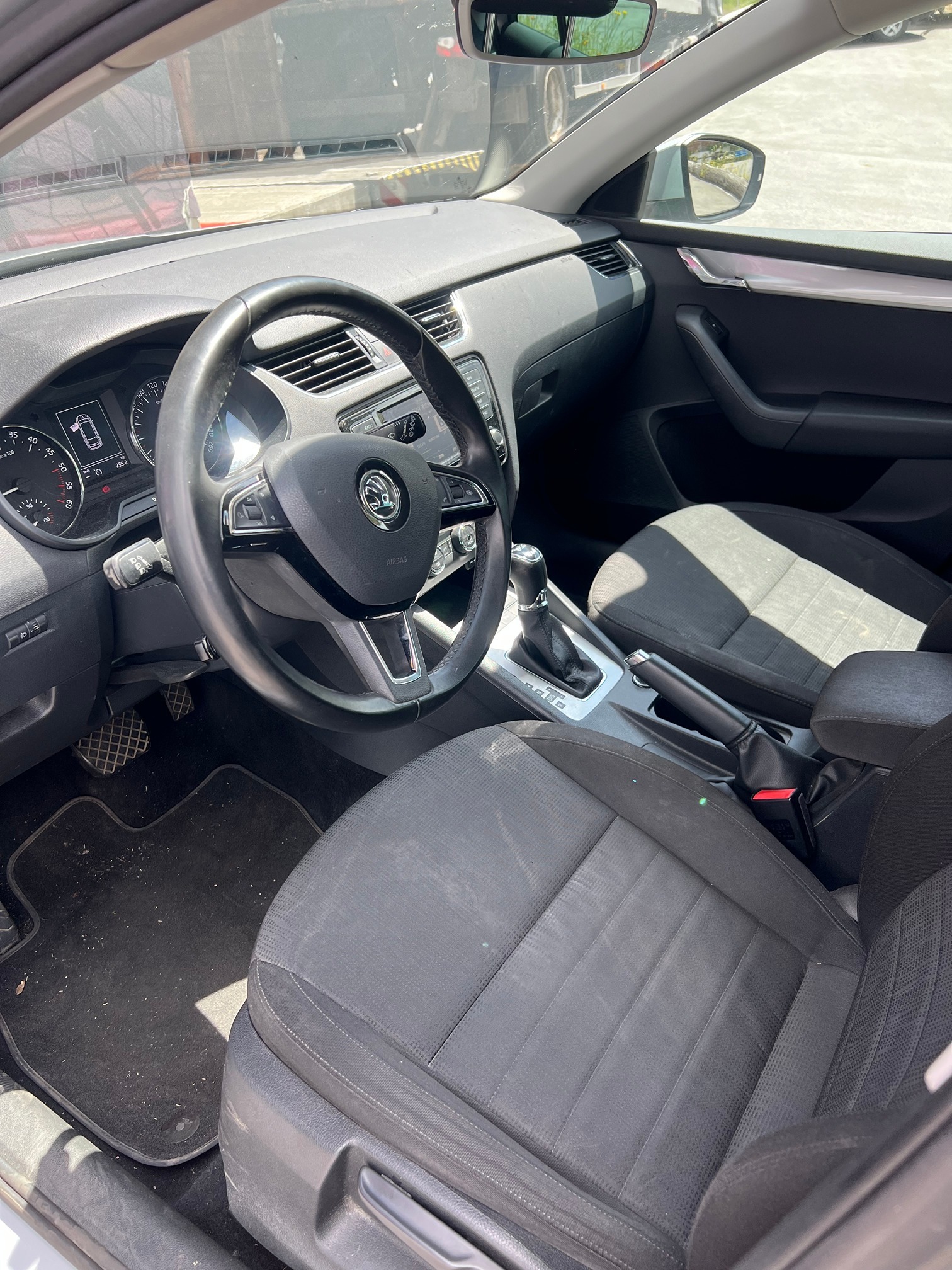 SKODA Octavia C 2.0D4x4 — zdjęcie 11