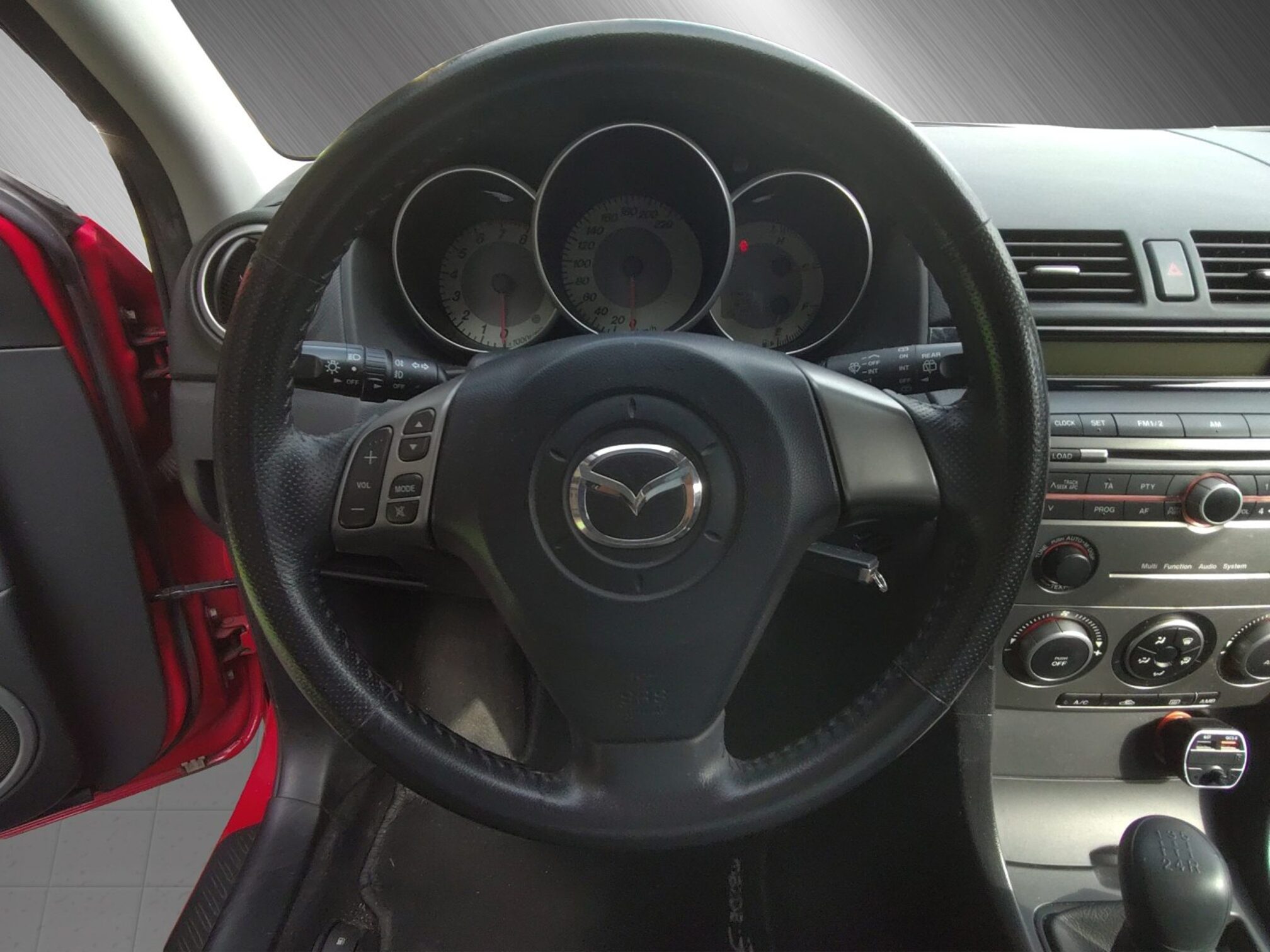 MAZDA 3 1.6 Hatchback — zdjęcie 10