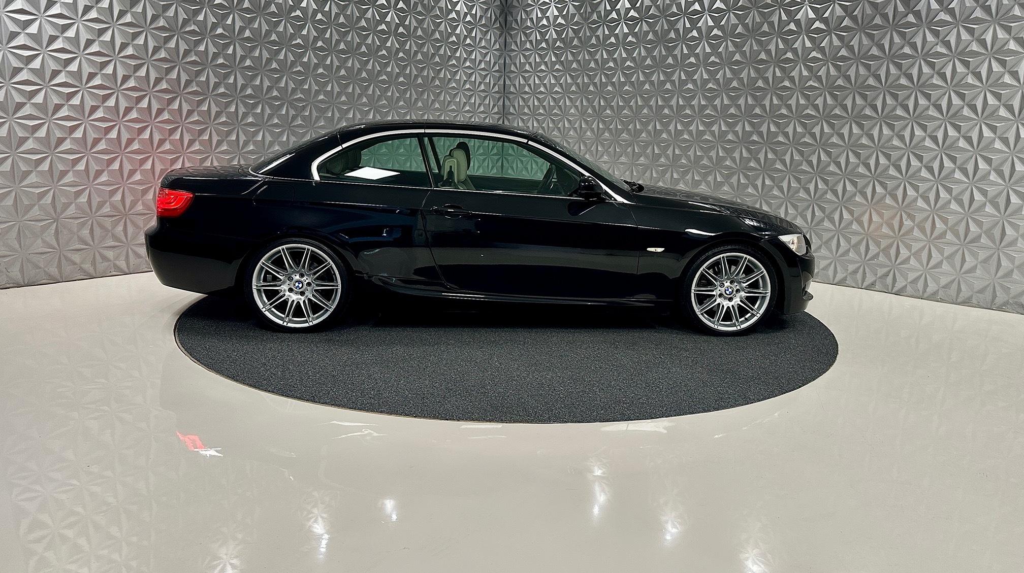 BMW 325i Cabrio — zdjęcie 5