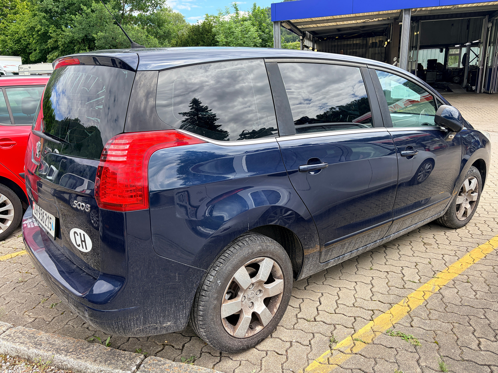 PEUGEOT 5008 1.6i Turbo — zdjęcie 4