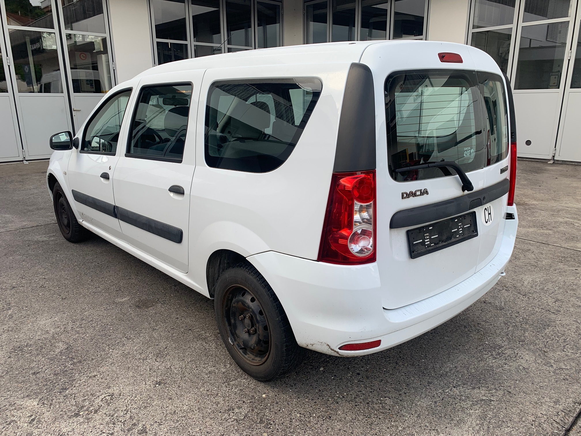DACIA Logan 1.6 — zdjęcie 6
