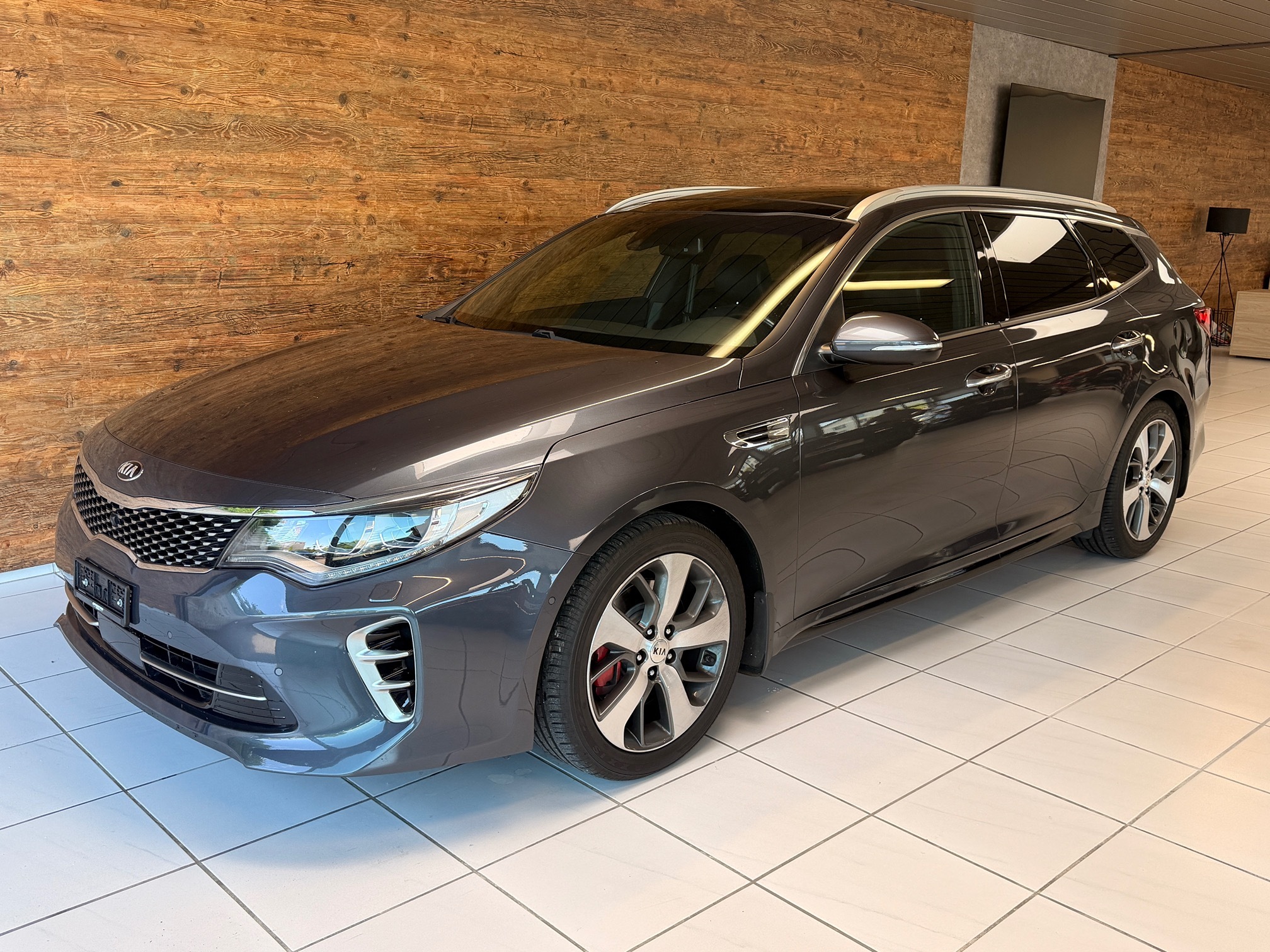 KIA Optima sw 2.0 GT — zdjęcie 1