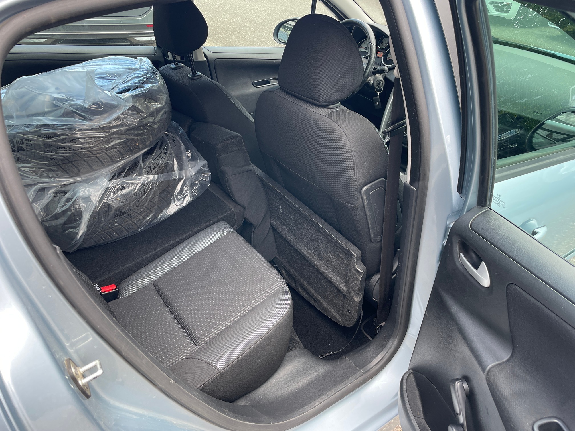 PEUGEOT 207 1.4i 16V — zdjęcie 14
