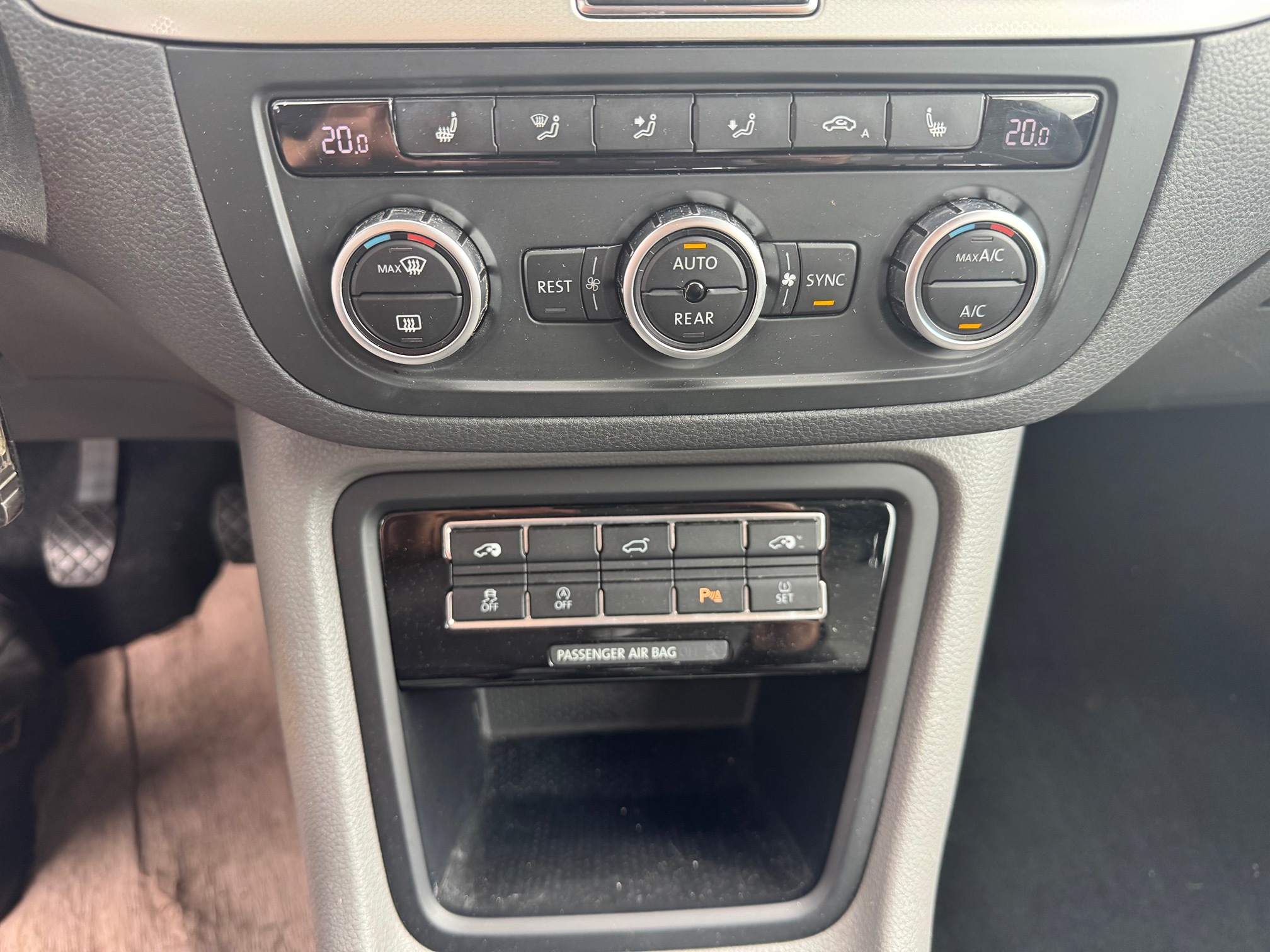 SEAT Alhambra 2.0 TDI — zdjęcie 14