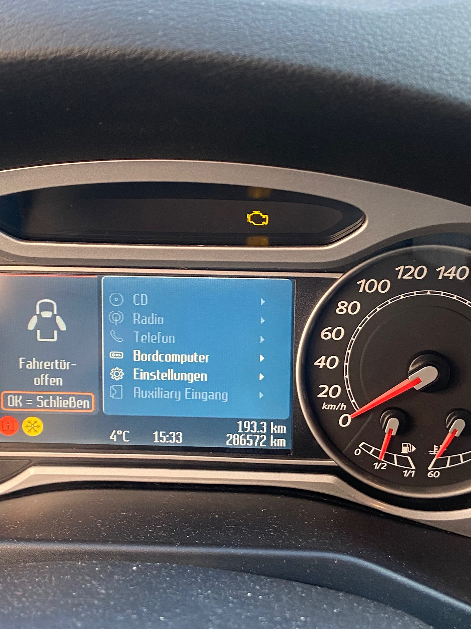 FORD Mondeo 2.5 Turbo — zdjęcie 11