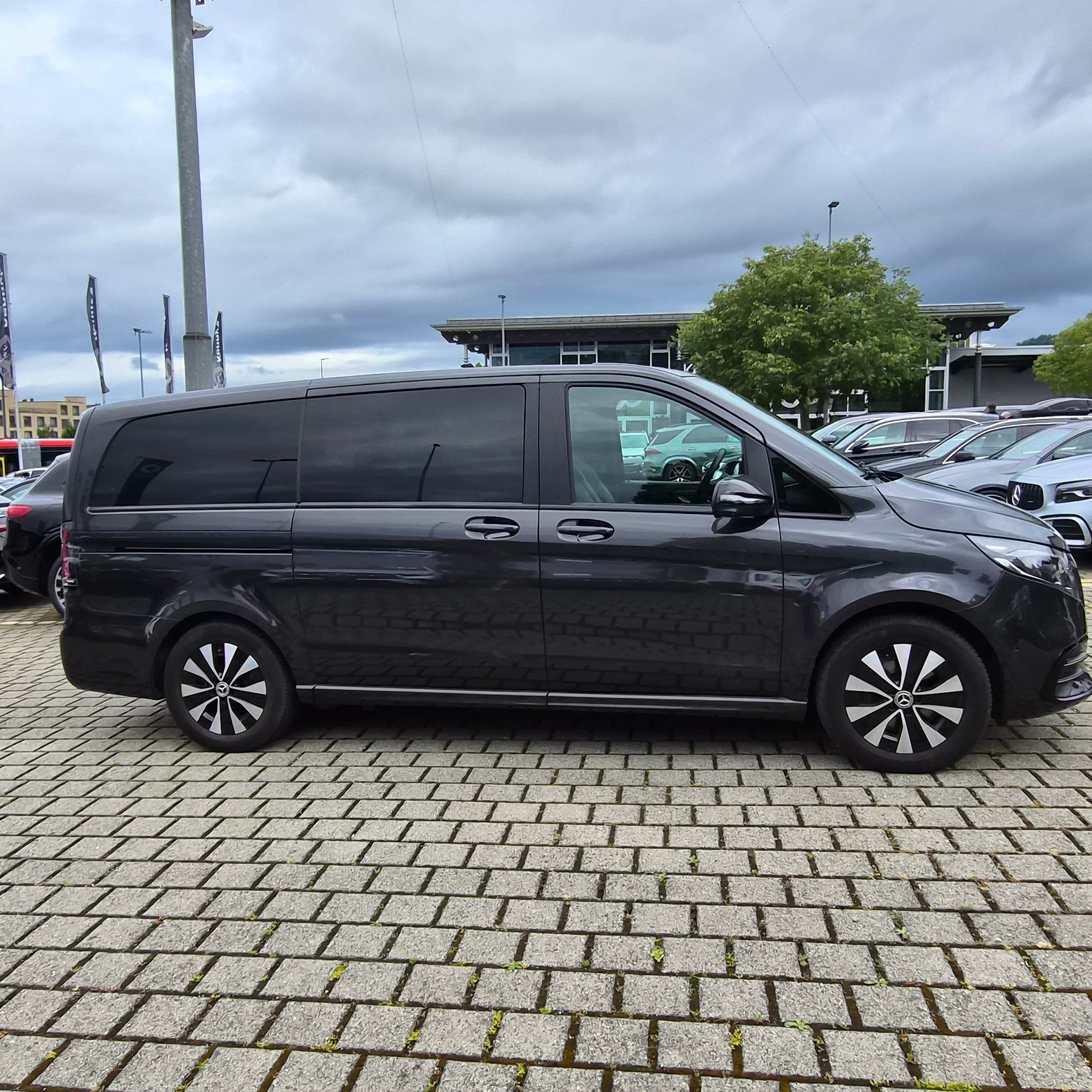 MERCEDES-BENZ V-Klasse 300d Exclusive lang 4M  — zdjęcie 3