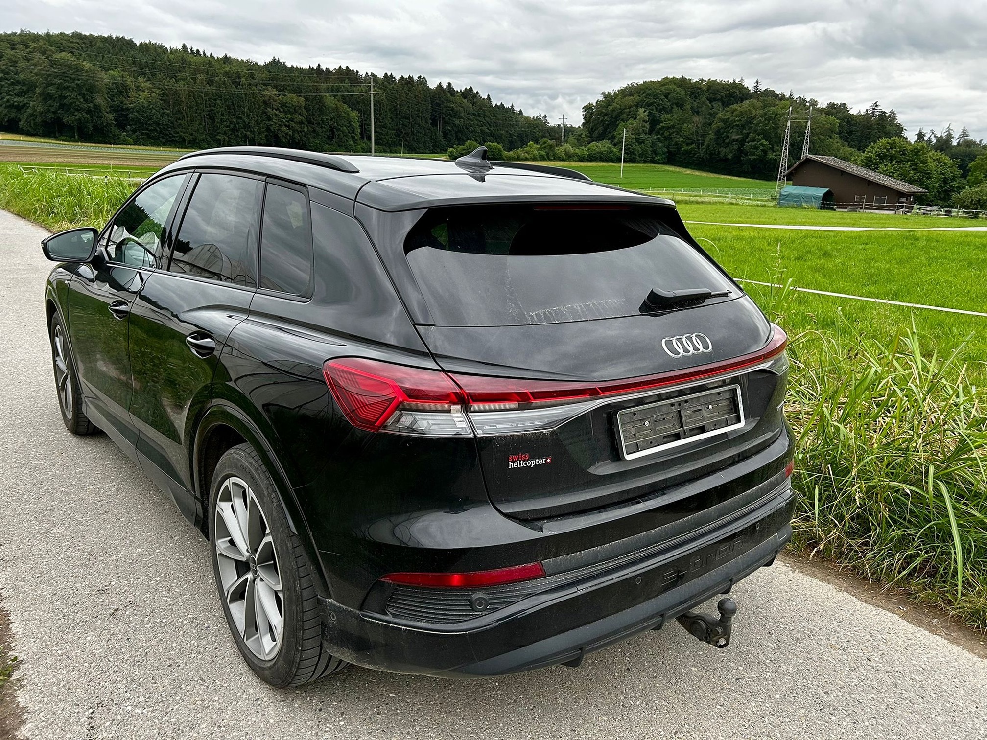 AUDI Q4 Etron 45 quattro — zdjęcie 2