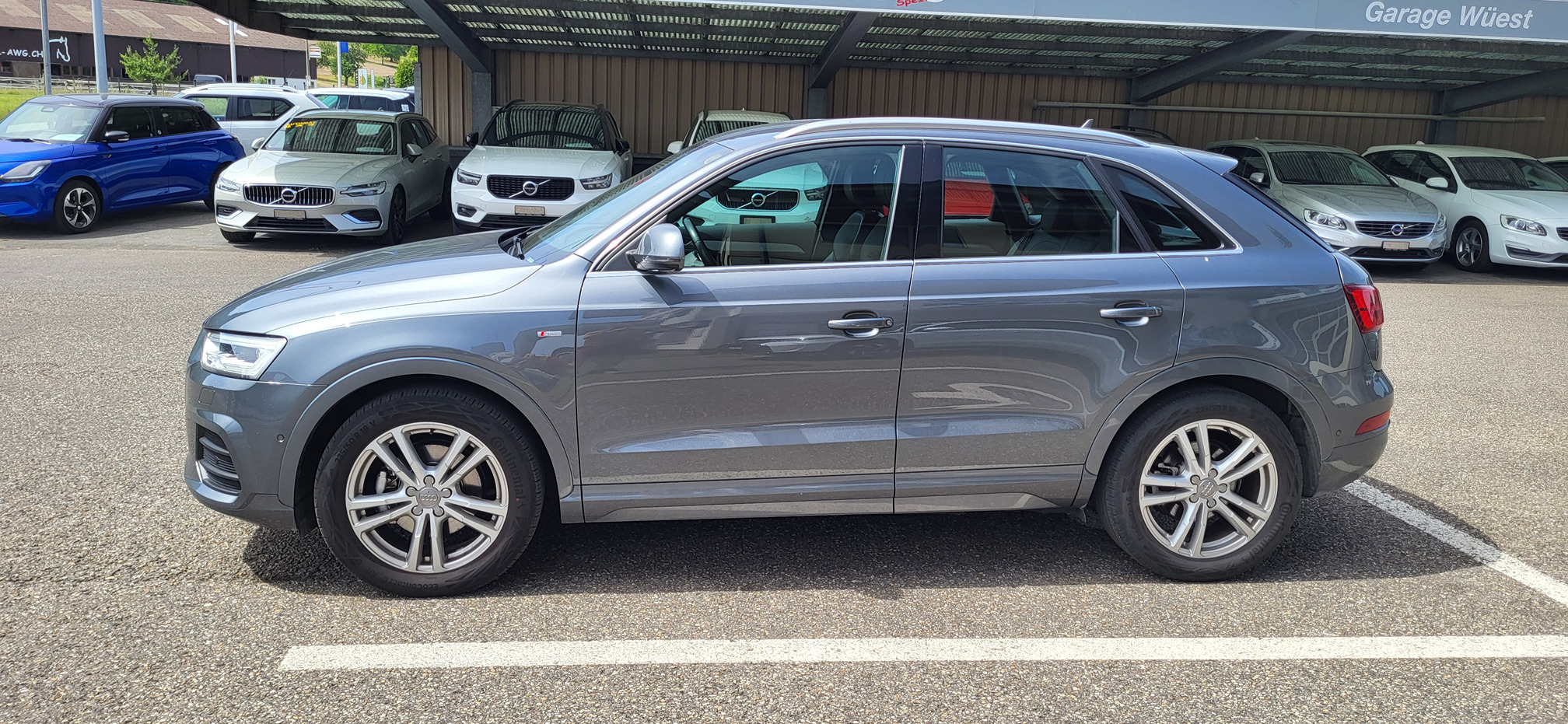 AUDI Q3 2.0TDI quattro — zdjęcie 2