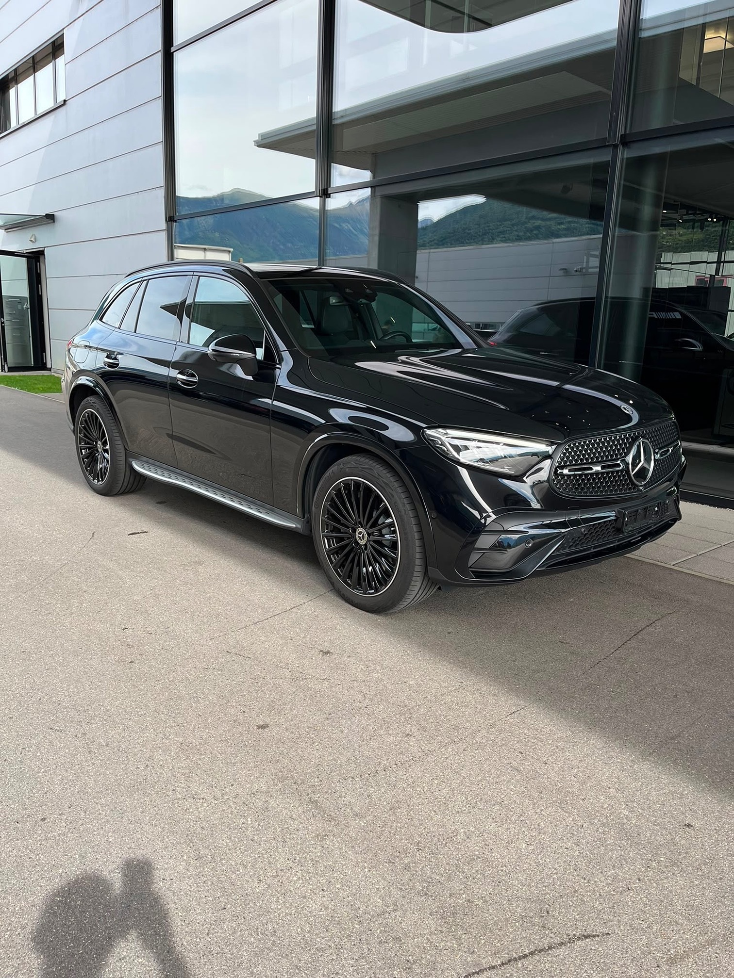 MERCEDES-BENZ GLC 220 d 4MATIC AMG LINE — zdjęcie 2
