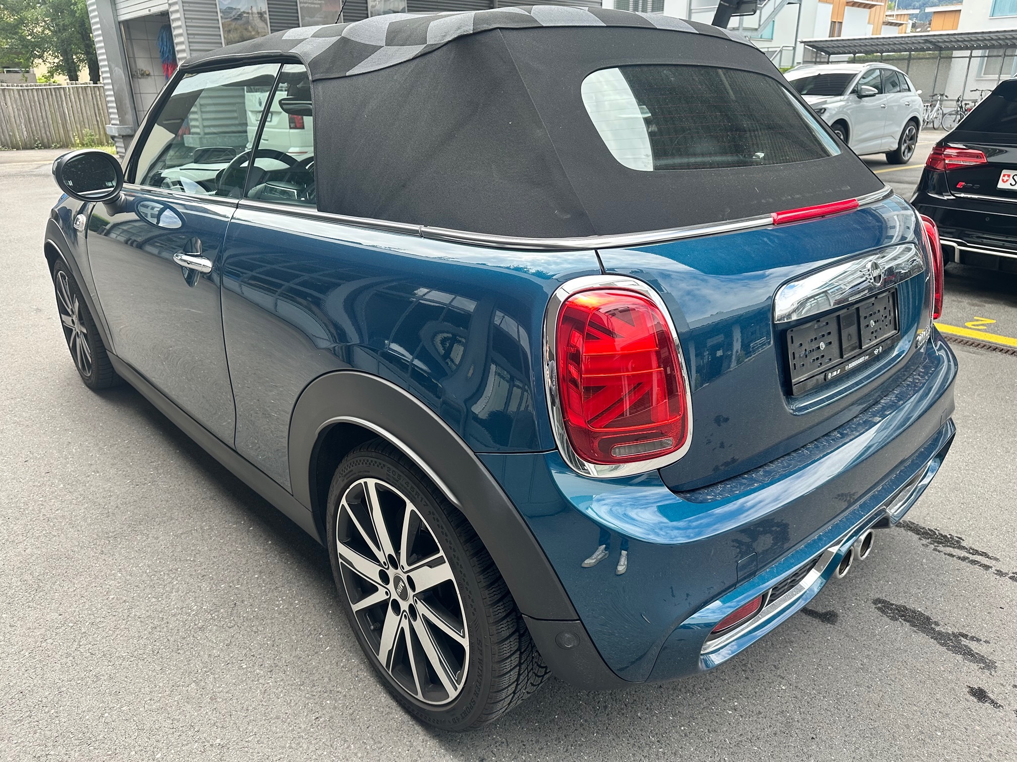 MINI Cabrio Cooper S — zdjęcie 2