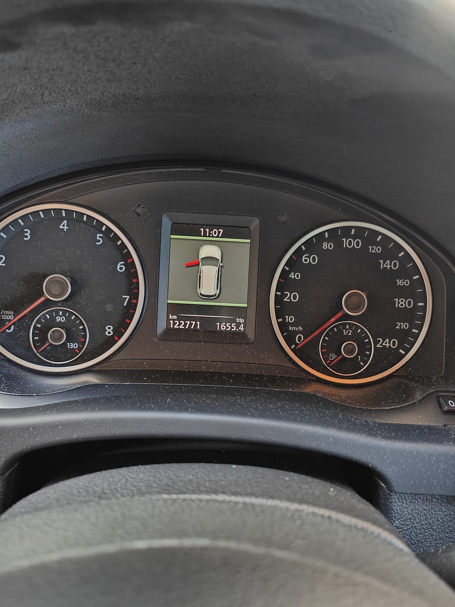 VW Tiguan 2.0 — zdjęcie 12