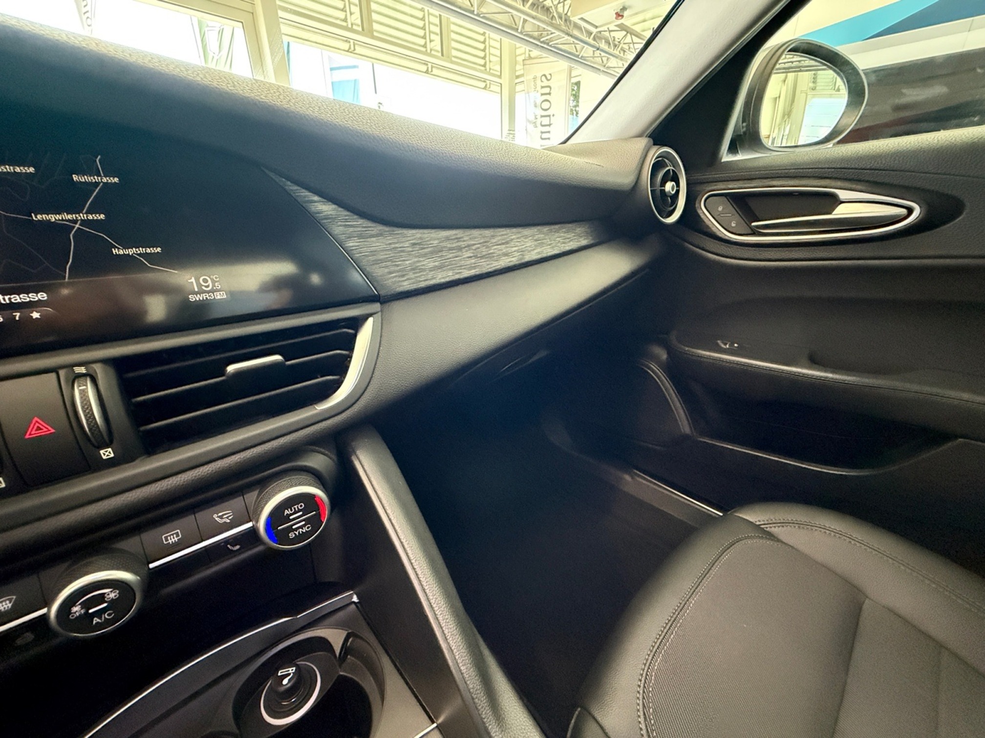 ALFA ROMEO Giulia 2.2JTDQ4 — zdjęcie 11