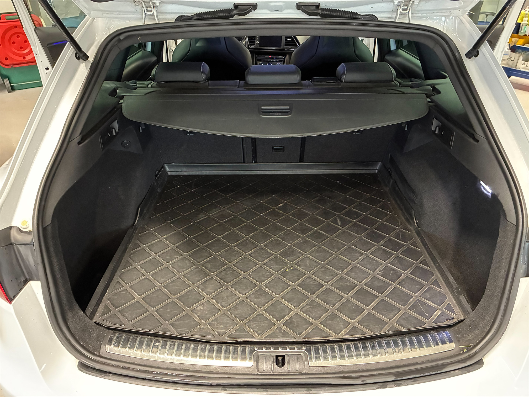 SEAT Leon ST Cupra — zdjęcie 12