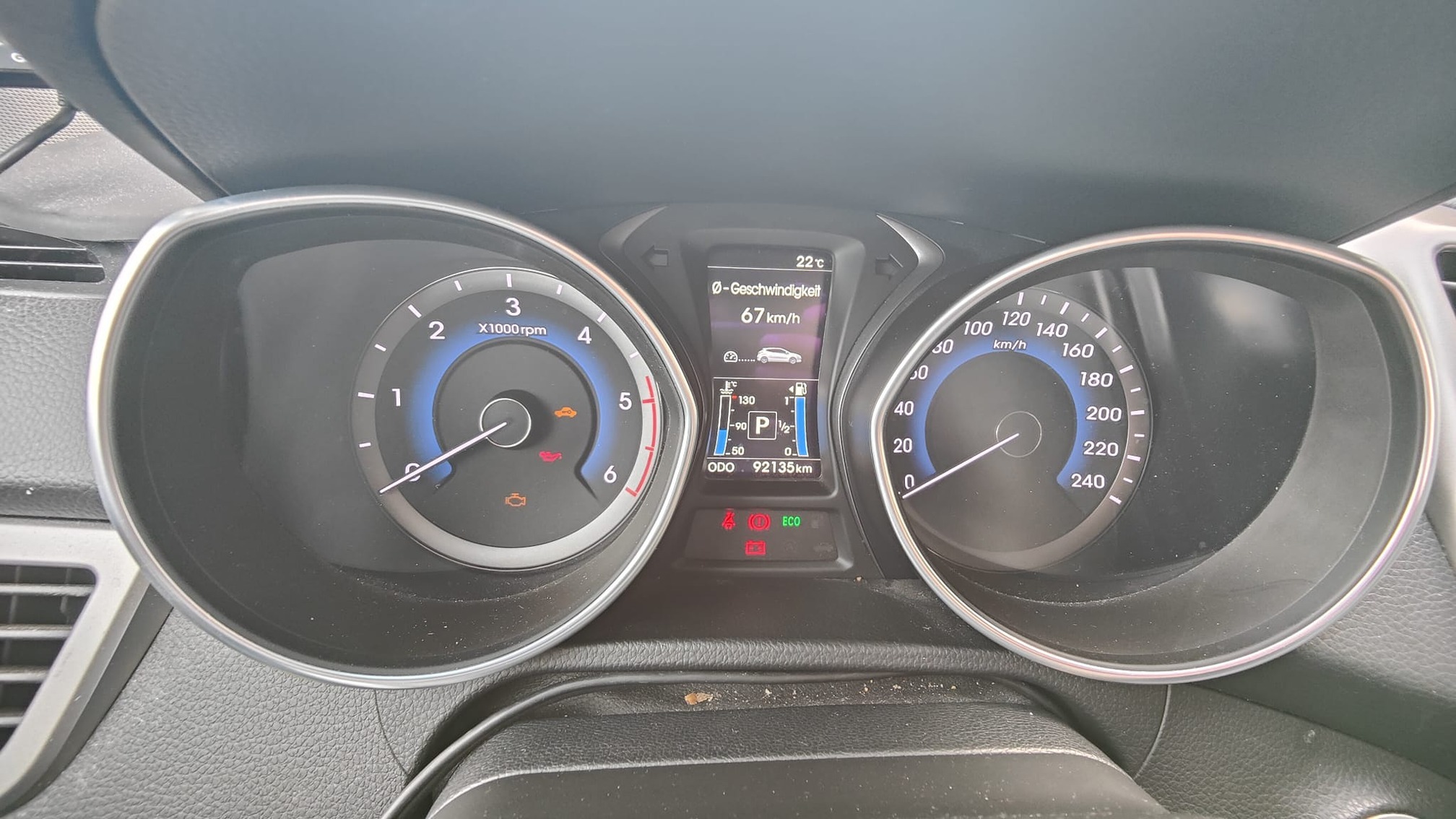 HYUNDAI i30 1.6 CRDI ISG — zdjęcie 9