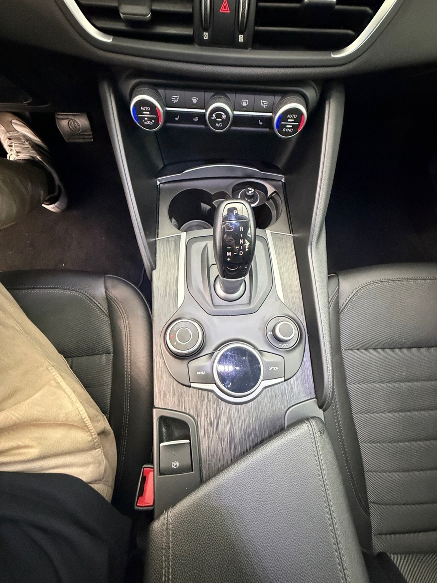 ALFA ROMEO Giulia 2.2JTDQ4 — zdjęcie 12