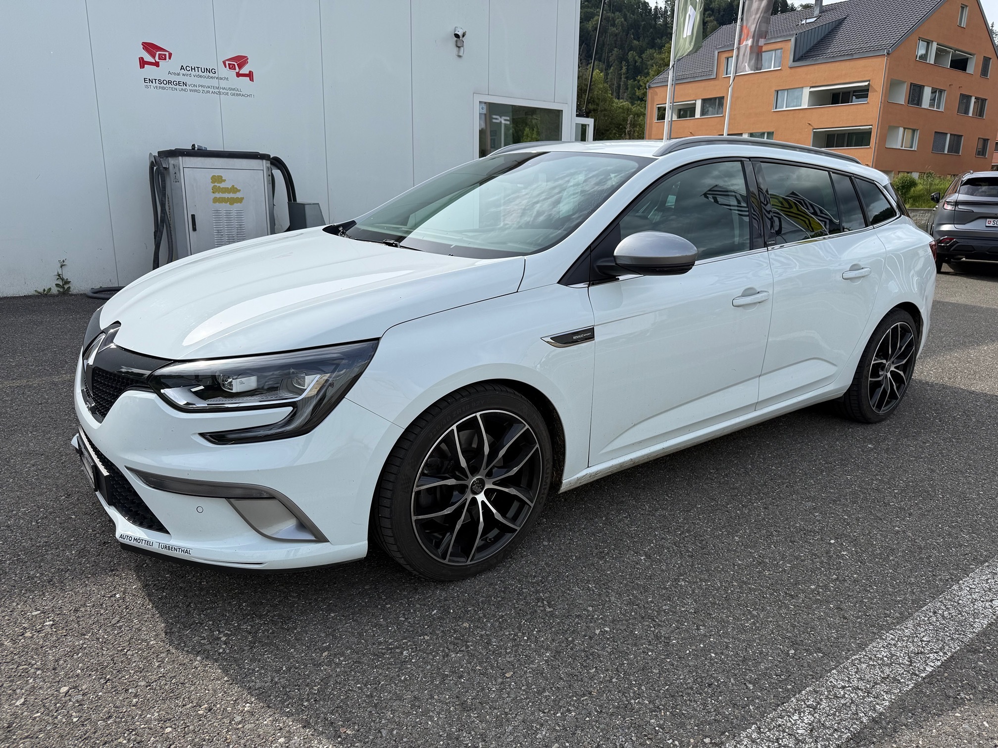 RENAULT Megane — zdjęcie 1