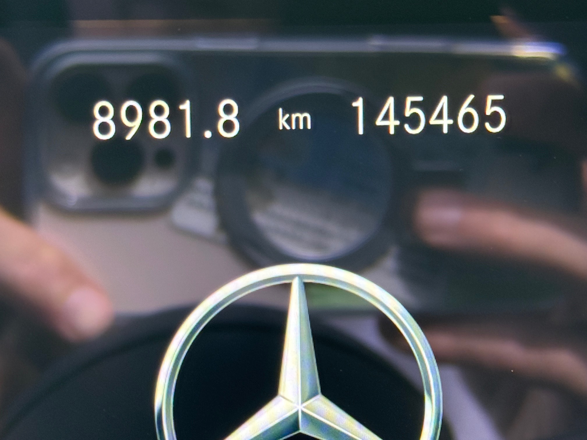 MERCEDES-BENZ E 220 d 4MATIC — zdjęcie 12