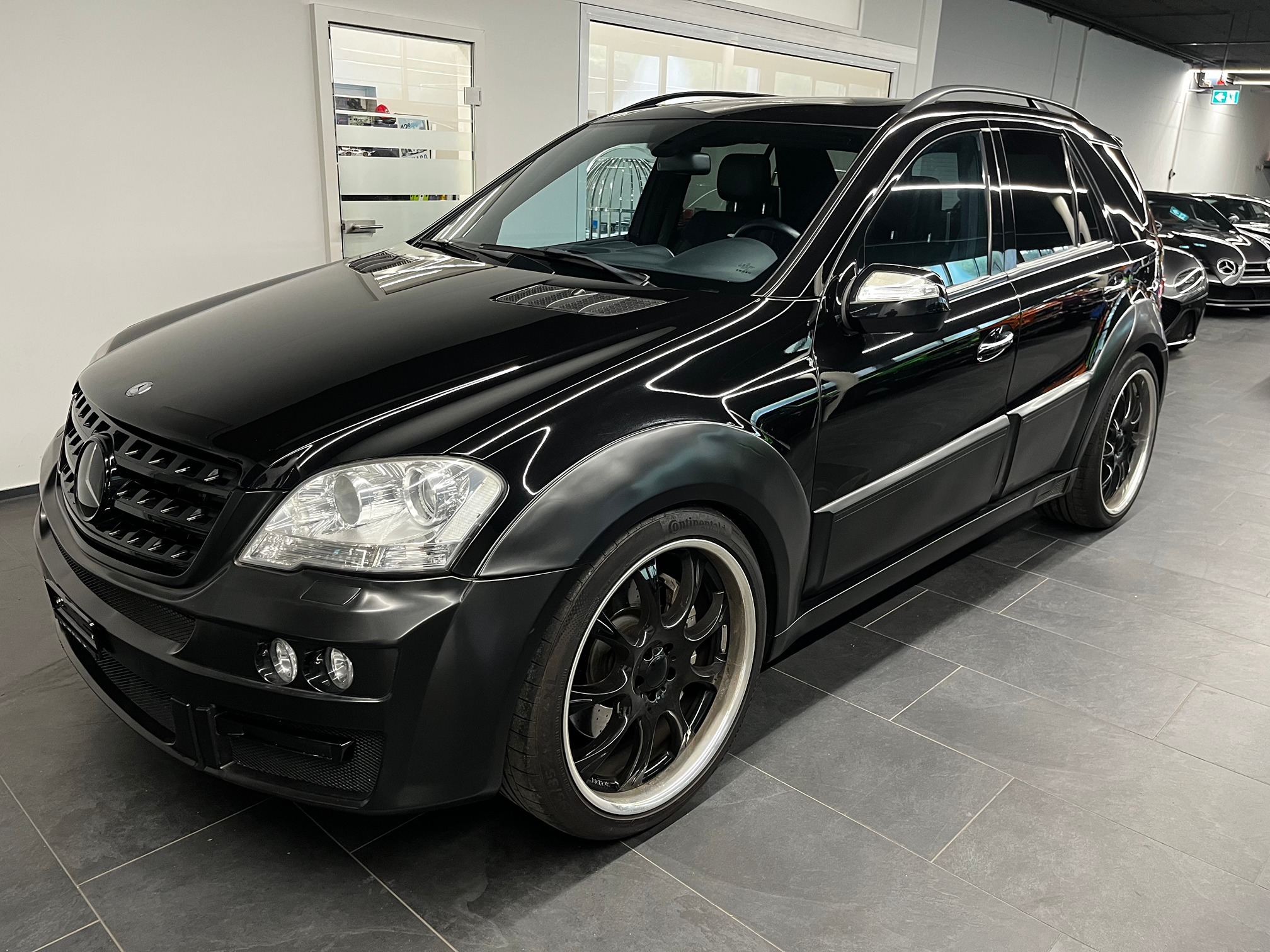 MERCEDES-BENZ ML 63 AMG — zdjęcie 3