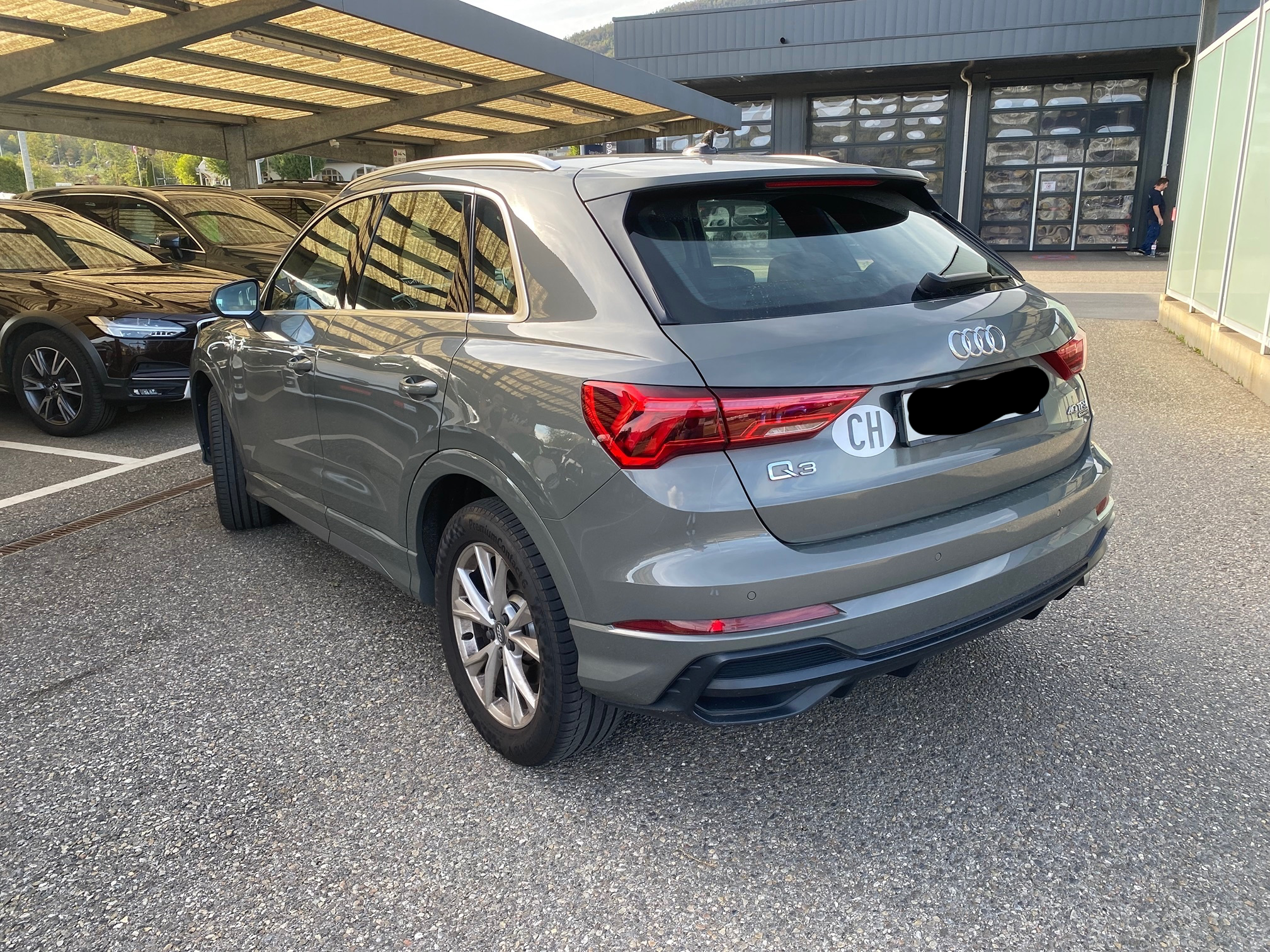 AUDI Q3 40 TFSI Quattro S-line — zdjęcie 3