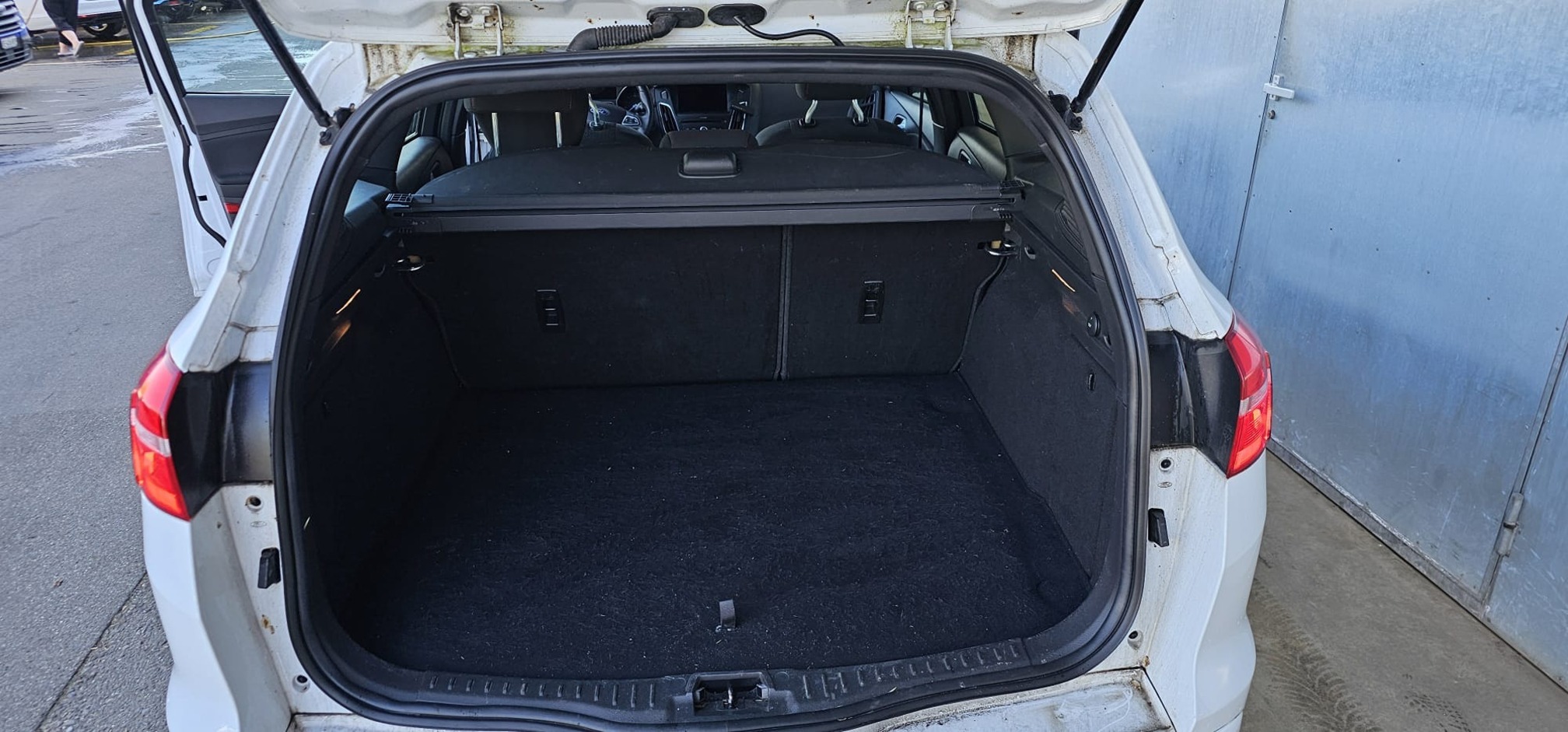 FORD Focus 1.0 SCTi — zdjęcie 14