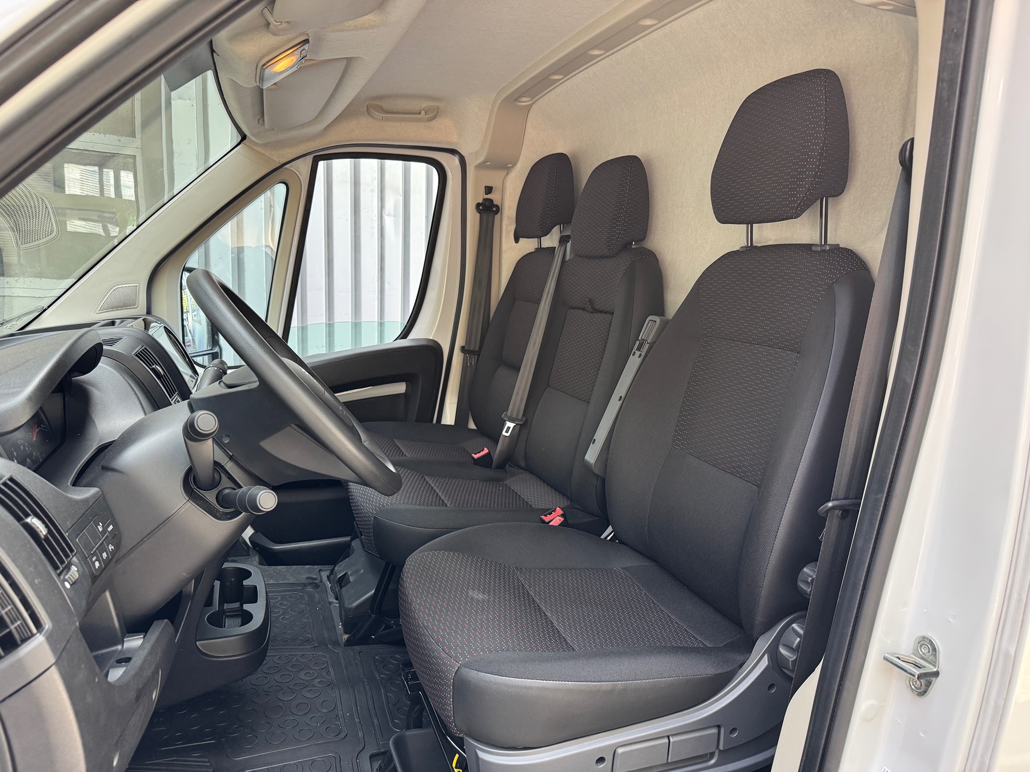PEUGEOT Boxer BlueHDi — zdjęcie 11
