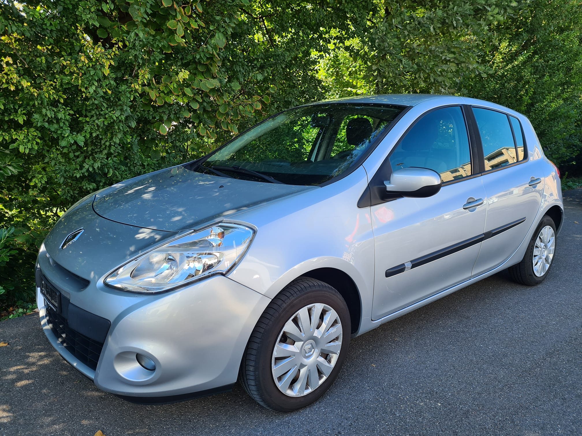 RENAULT Clio 1.2i 16V 75 PS Expression