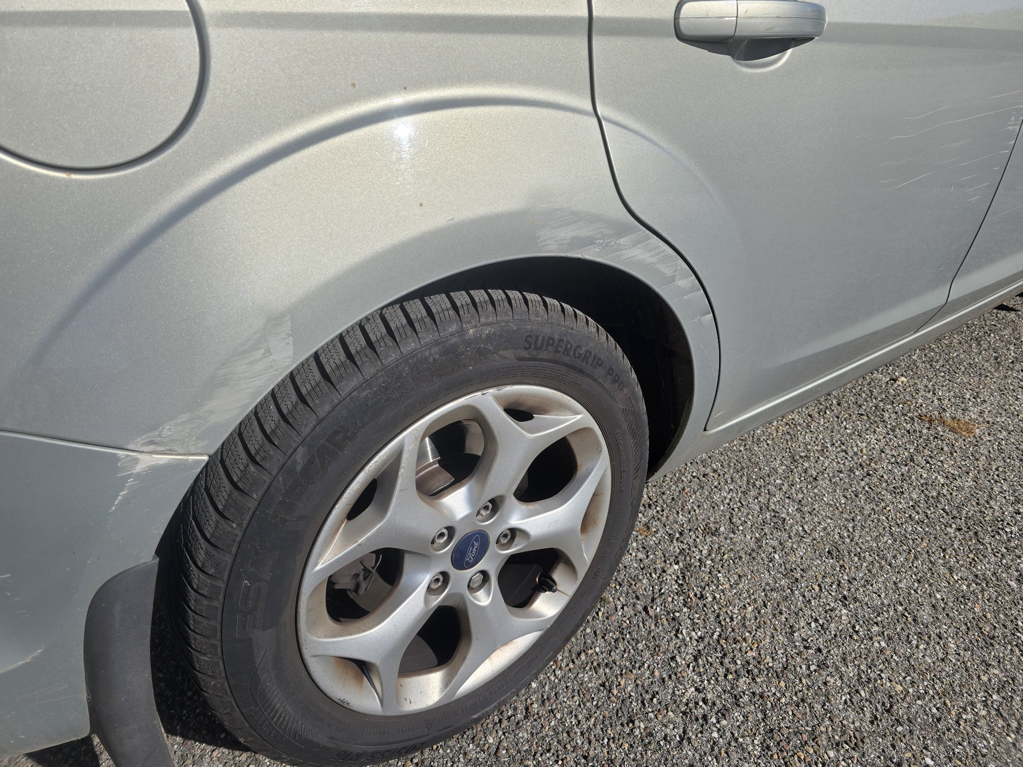 FORD Focus 2.0i 16V — zdjęcie 13