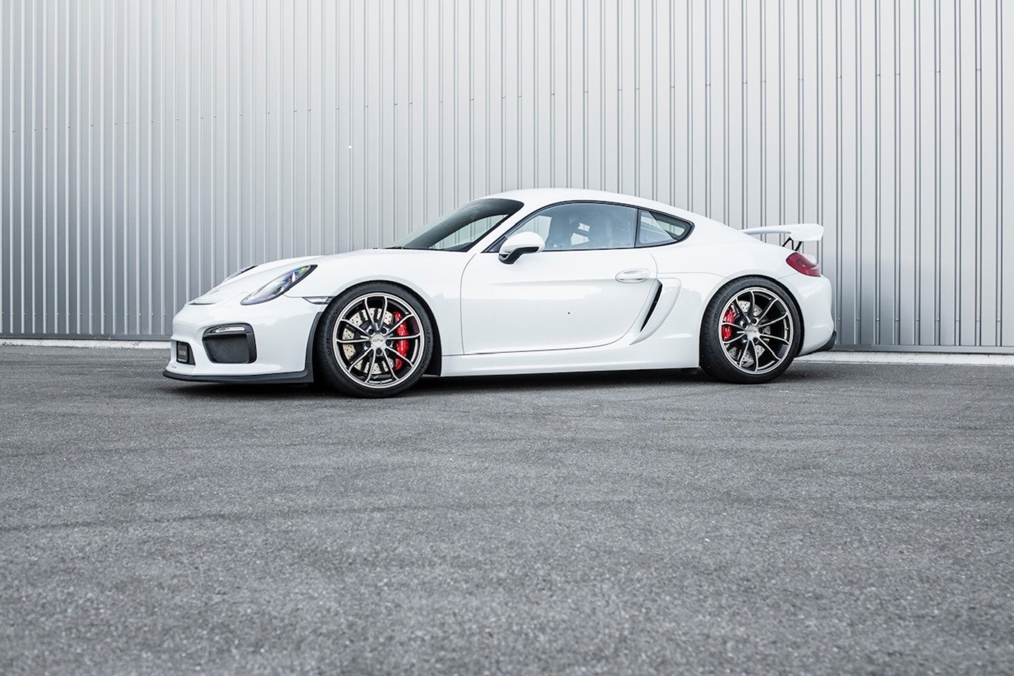 PORSCHE Cayman GT4 — zdjęcie 2
