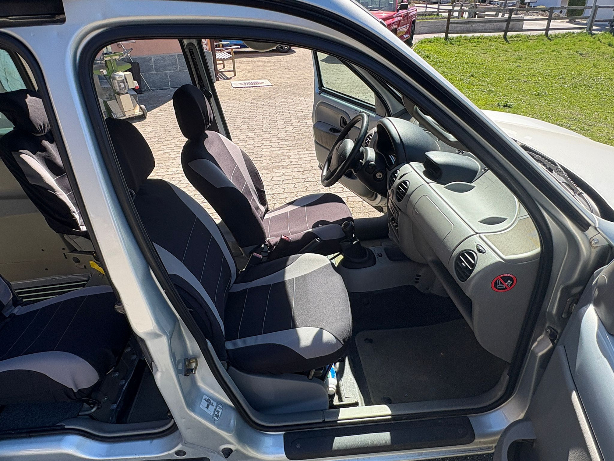 RENAULT KANGOO 1.9D — zdjęcie 11
