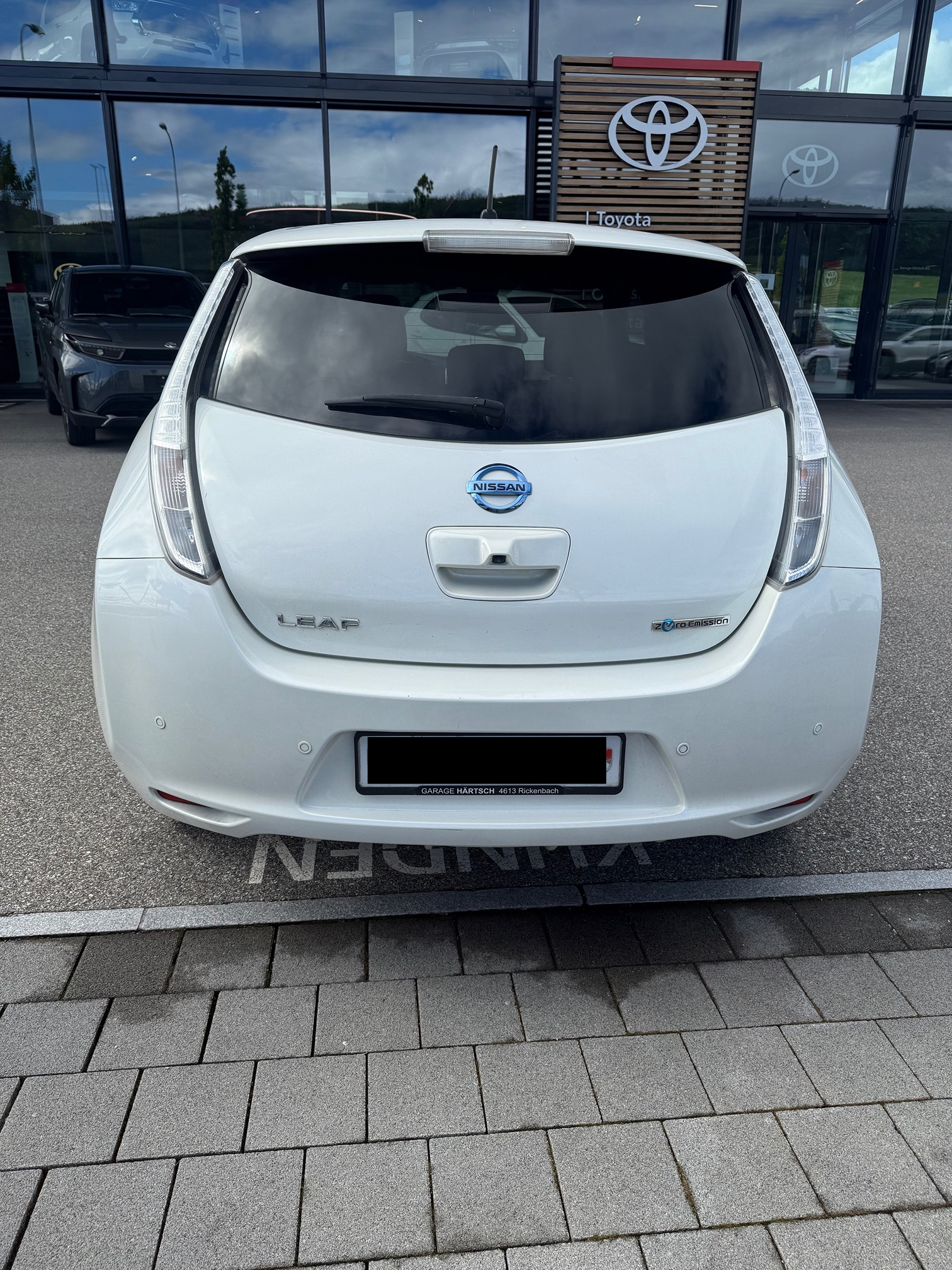 NISSAN LEAF — zdjęcie 4