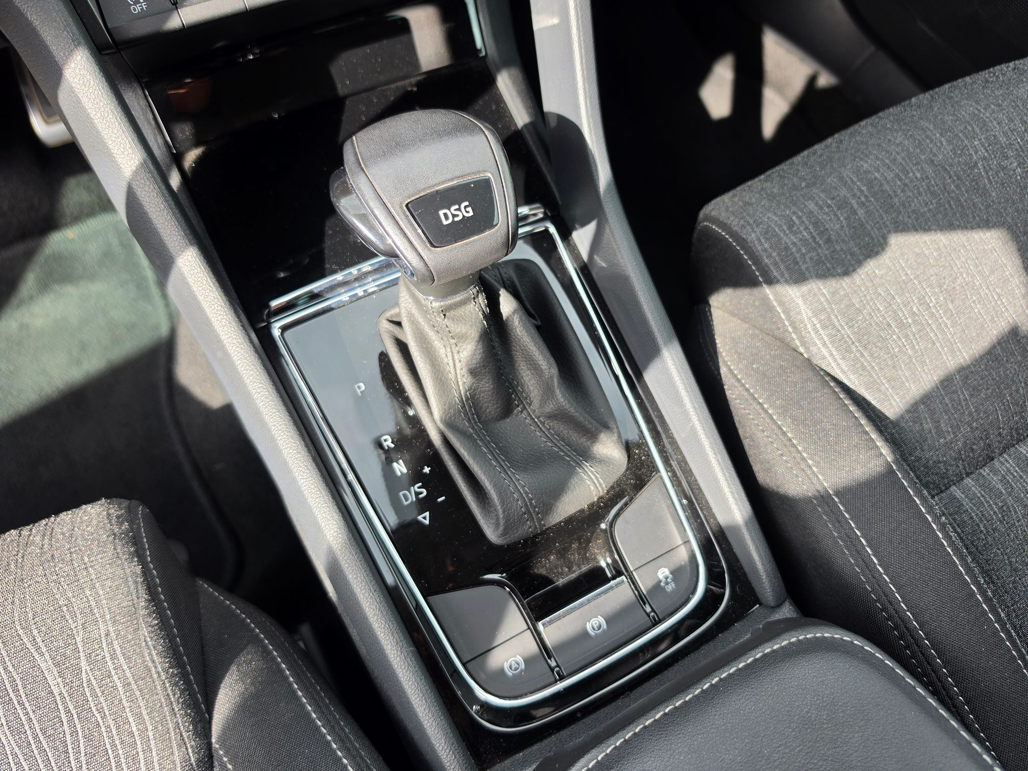 SKODA Karoq 1.5 TSI DSG Style — zdjęcie 15
