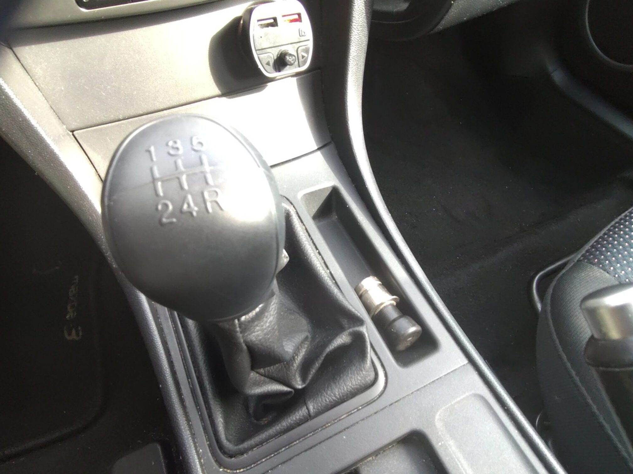 MAZDA 3 1.6 Hatchback — zdjęcie 15