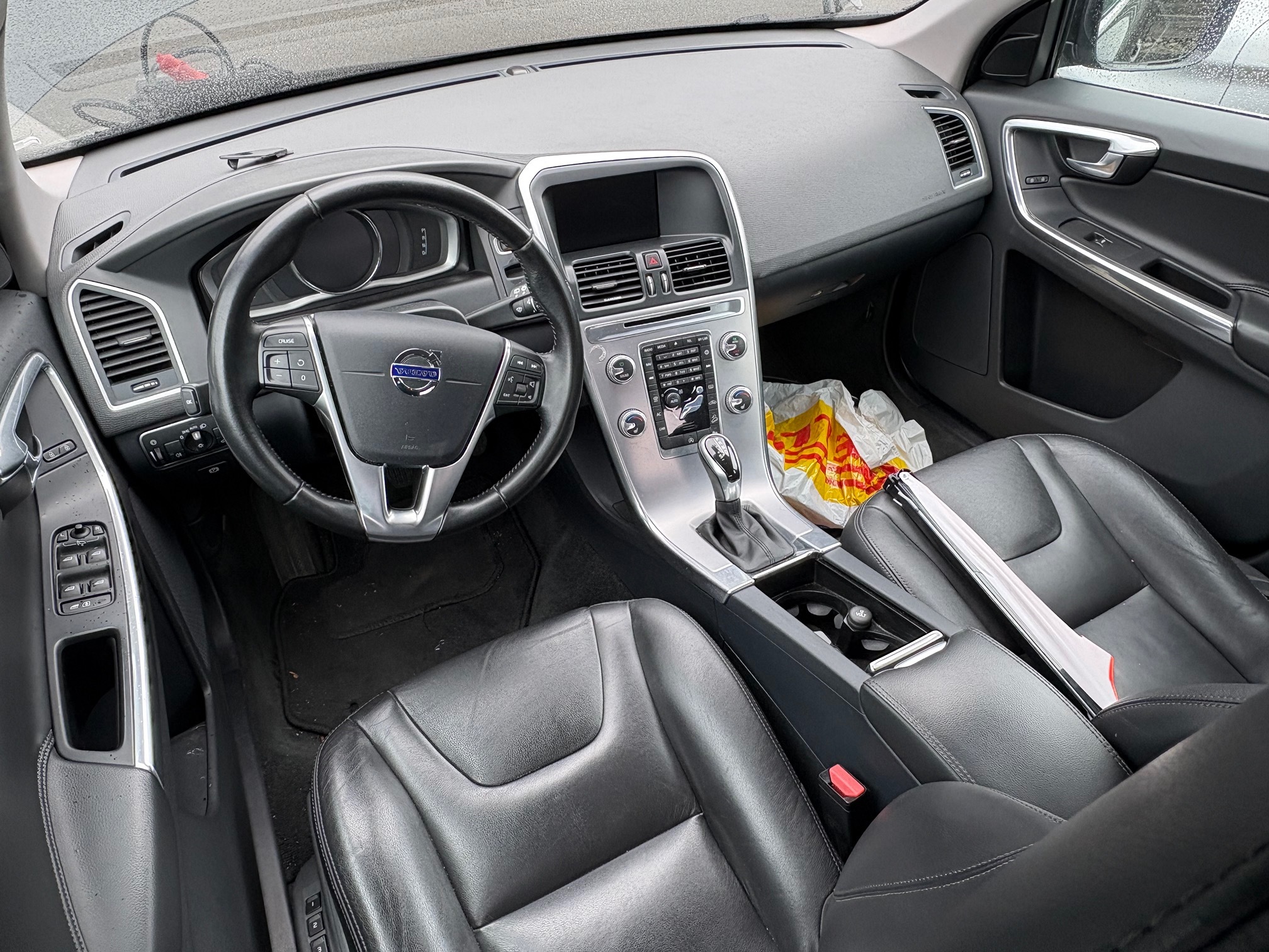 VOLVO XC60 D4 AWD — zdjęcie 15