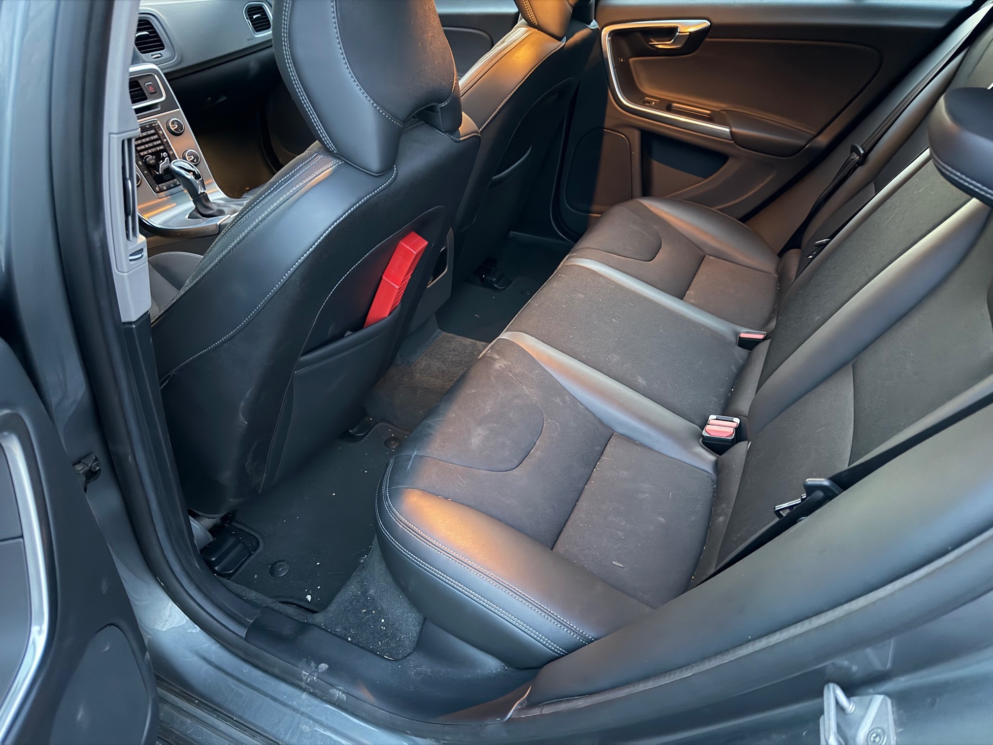 VOLVO V60 — zdjęcie 15