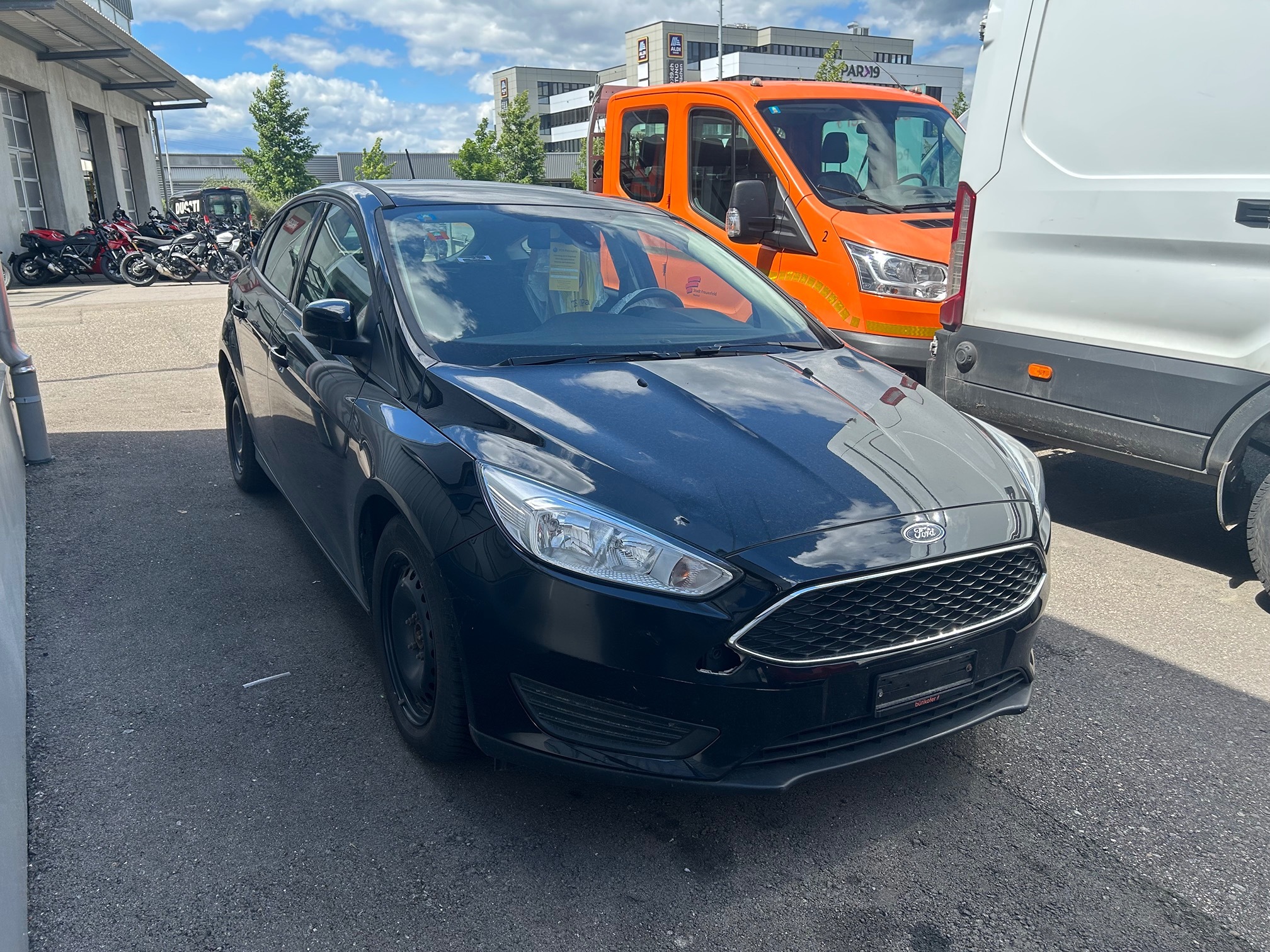 FORD Focus 1.0SCTi ECO — zdjęcie 1