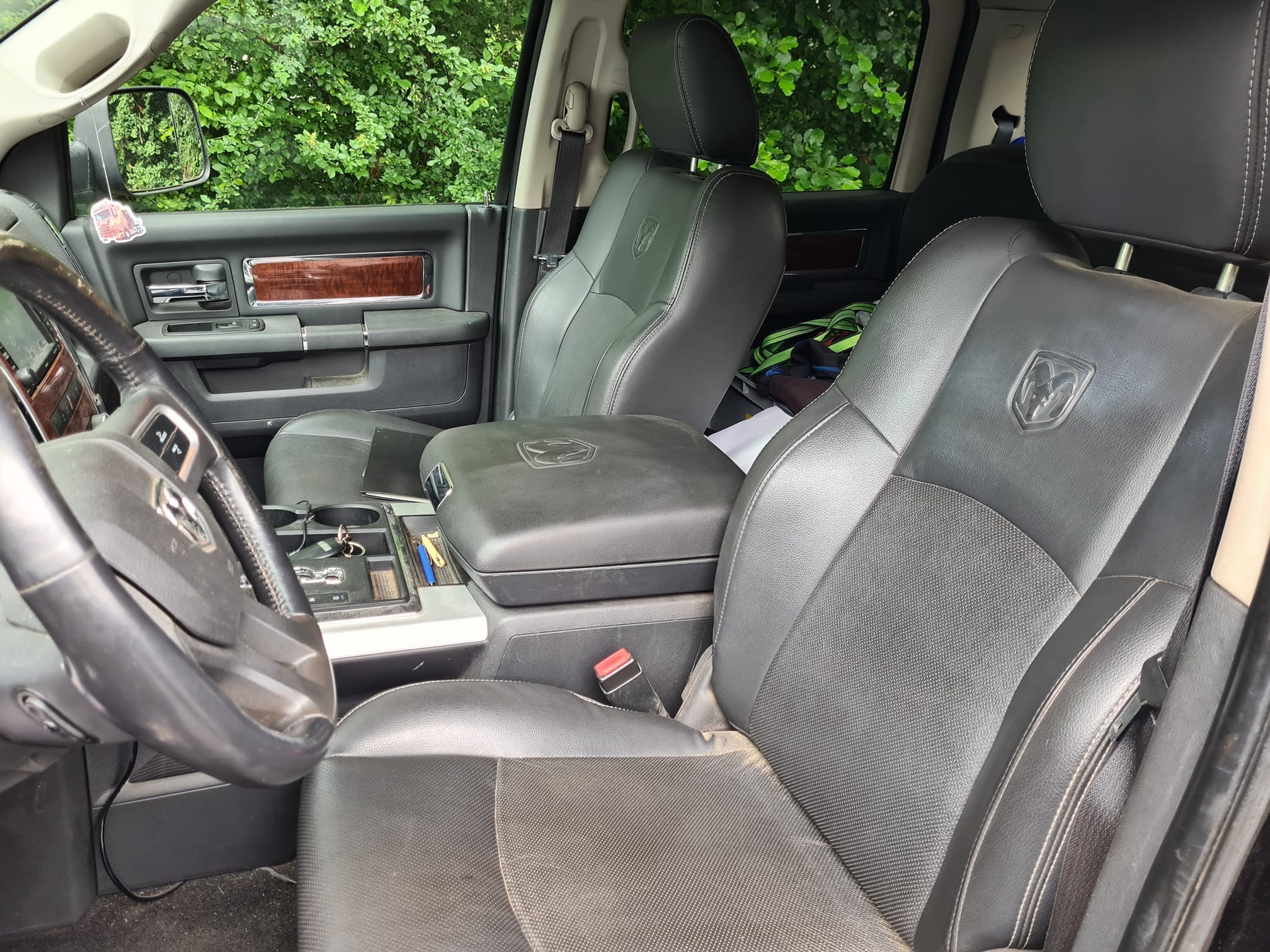 DODGE Ram 1500 Pick-up 5.7i-V8 Hemi 401 PS Laramie 4x4 AWD 8-Gang Automat — zdjęcie 8