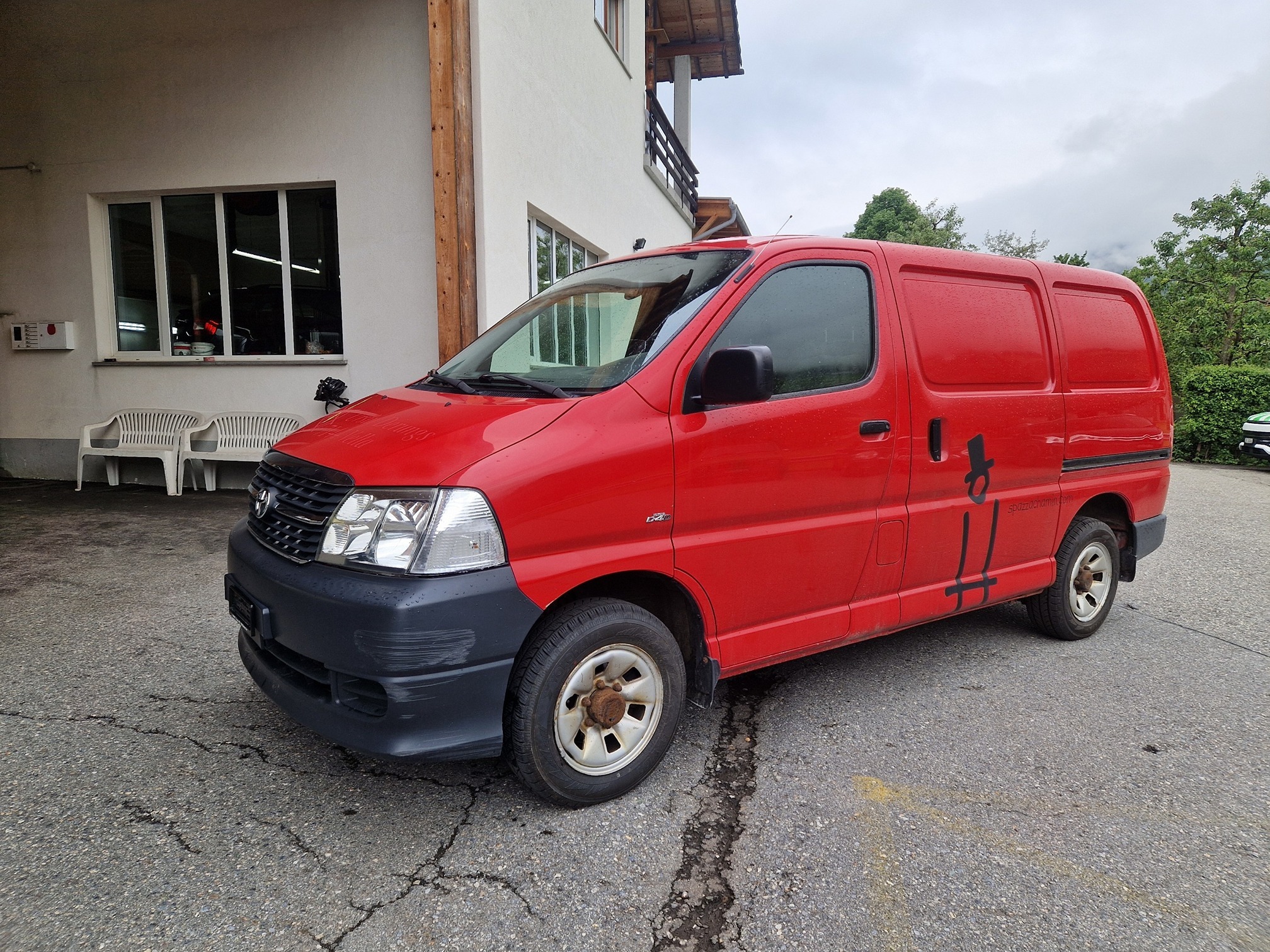 TOYOTA Hiace D-4D 4WD — zdjęcie 1