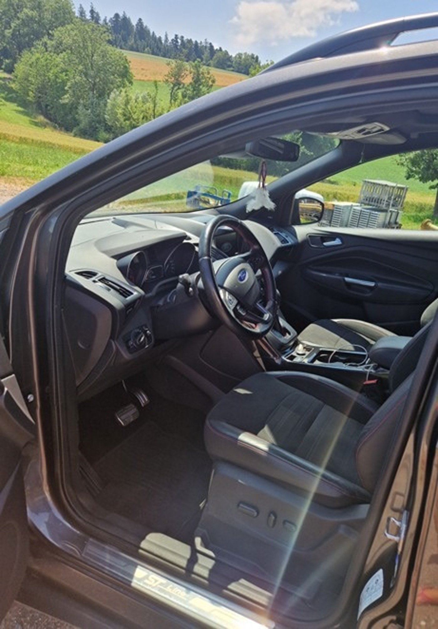 FORD Kuga 1.5i EcoBoost 182 PS ST-Line 4x4 Automat — zdjęcie 3