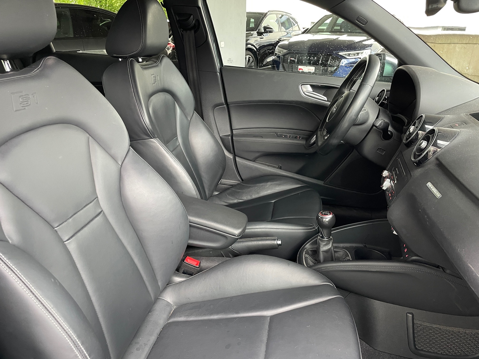 AUDI S1 Sportback quattro 2.0TFSI frisch ab MFK und grossem Service! — zdjęcie 12