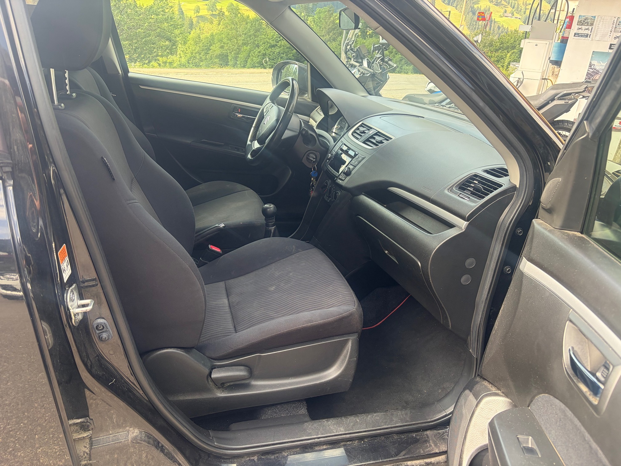 SUZUKI Swift 1.2 4WD — zdjęcie 15