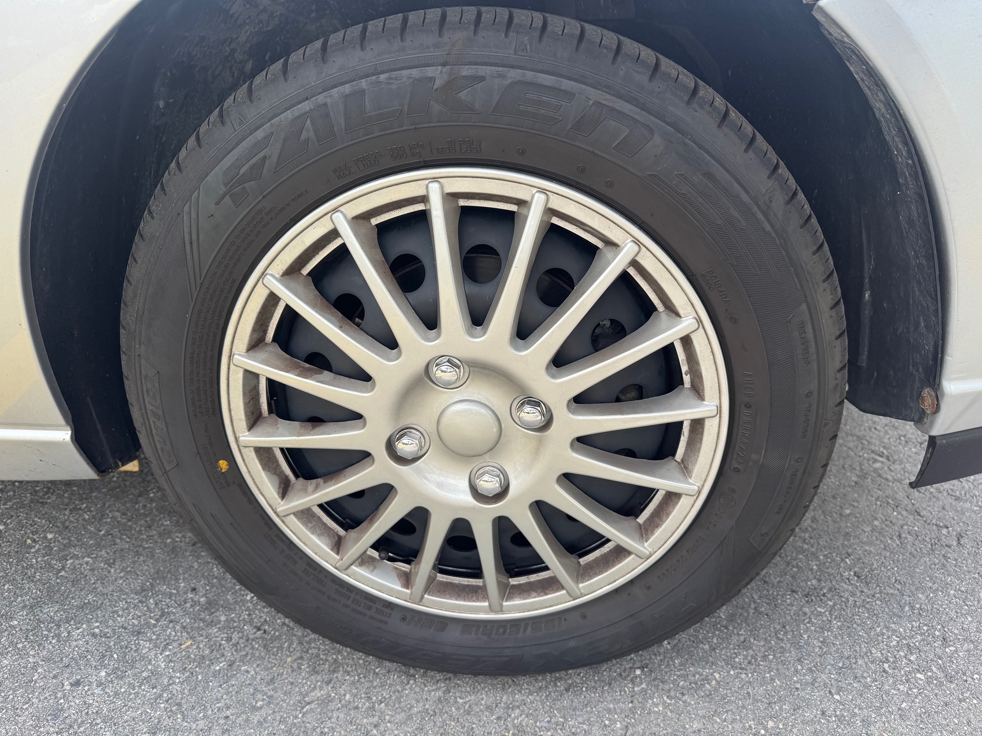 FORD Focus 1.6 16V — zdjęcie 13