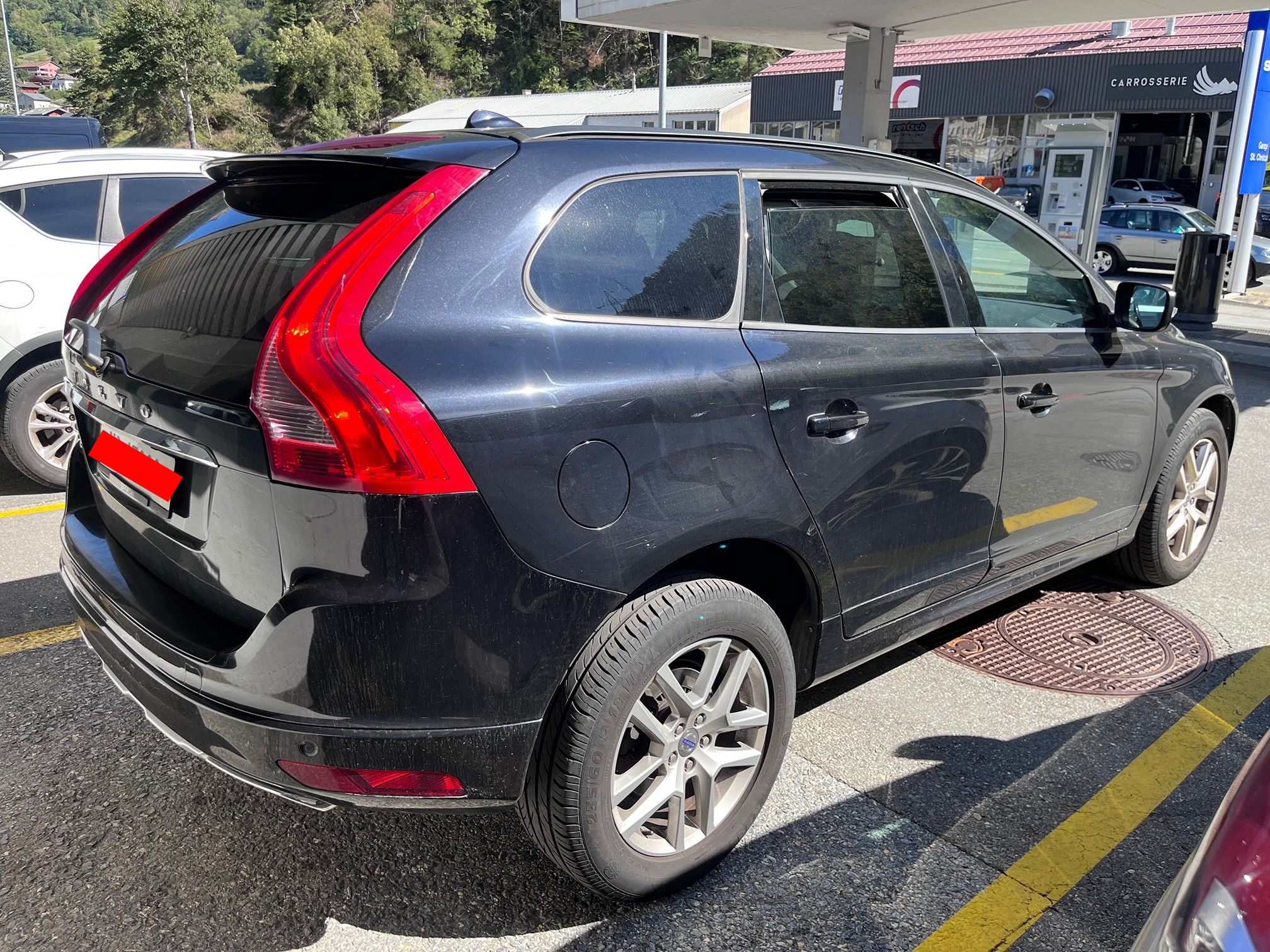 VOLVO XC60 D4 AWD — zdjęcie 4