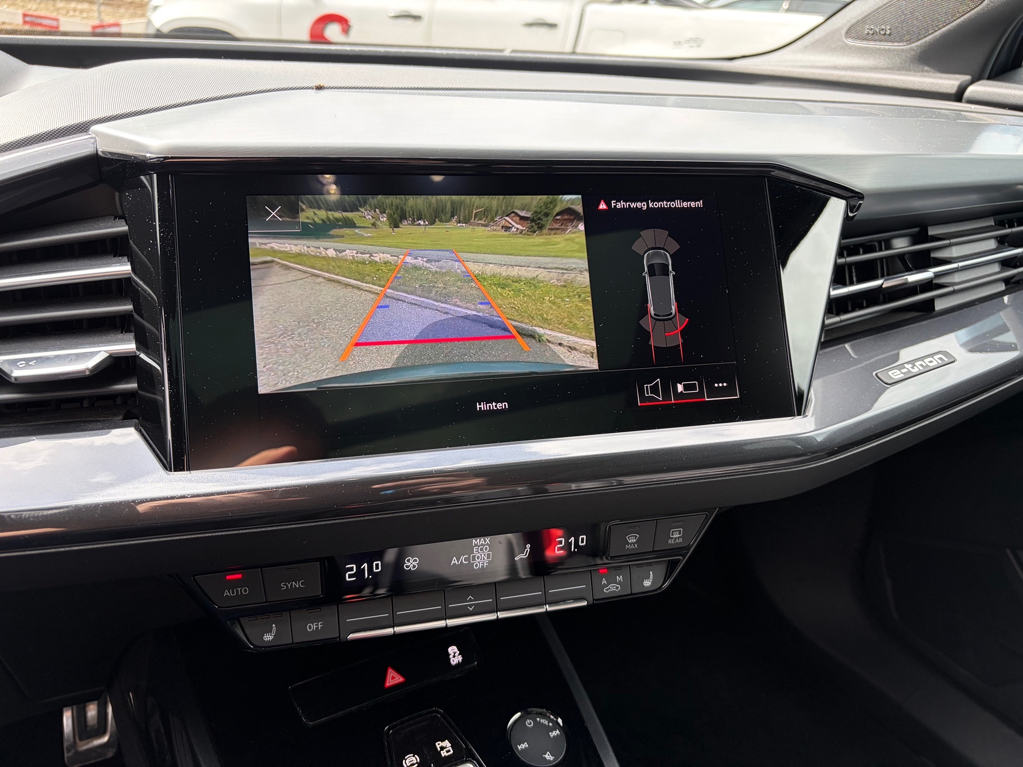 AUDI Q4 50 e-tron qu — zdjęcie 12