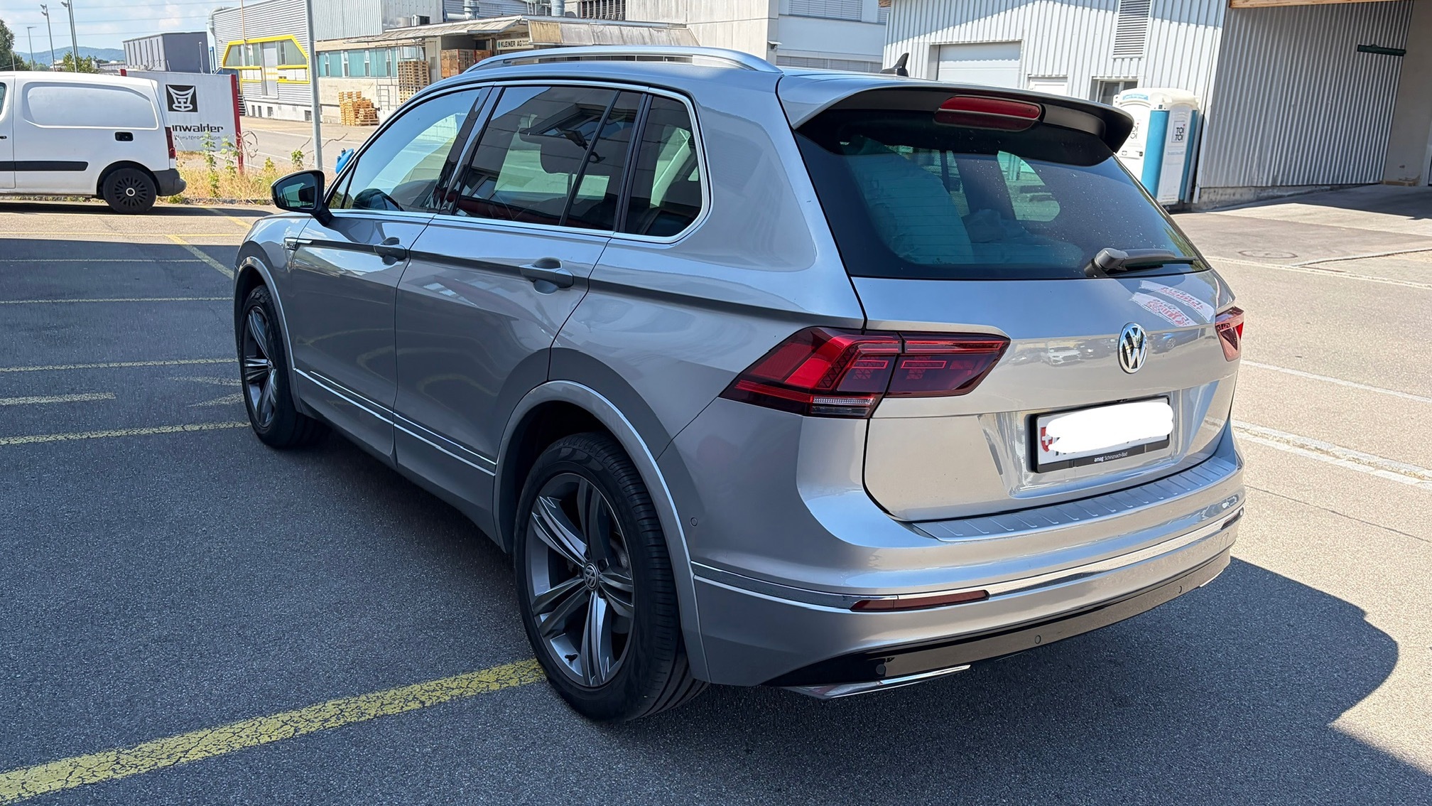 VW Tiguan 2.0D 4M RL — zdjęcie 5