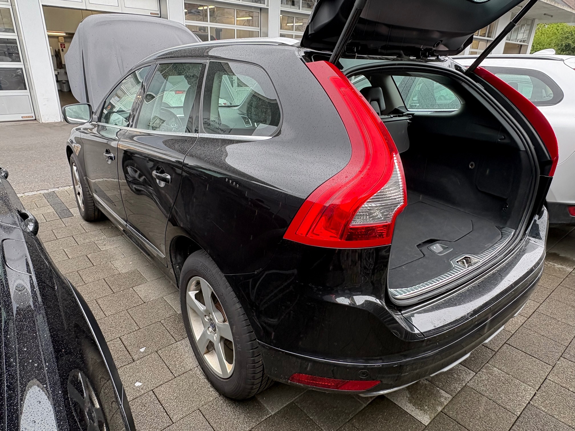 VOLVO XC60 D4 AWD — zdjęcie 10
