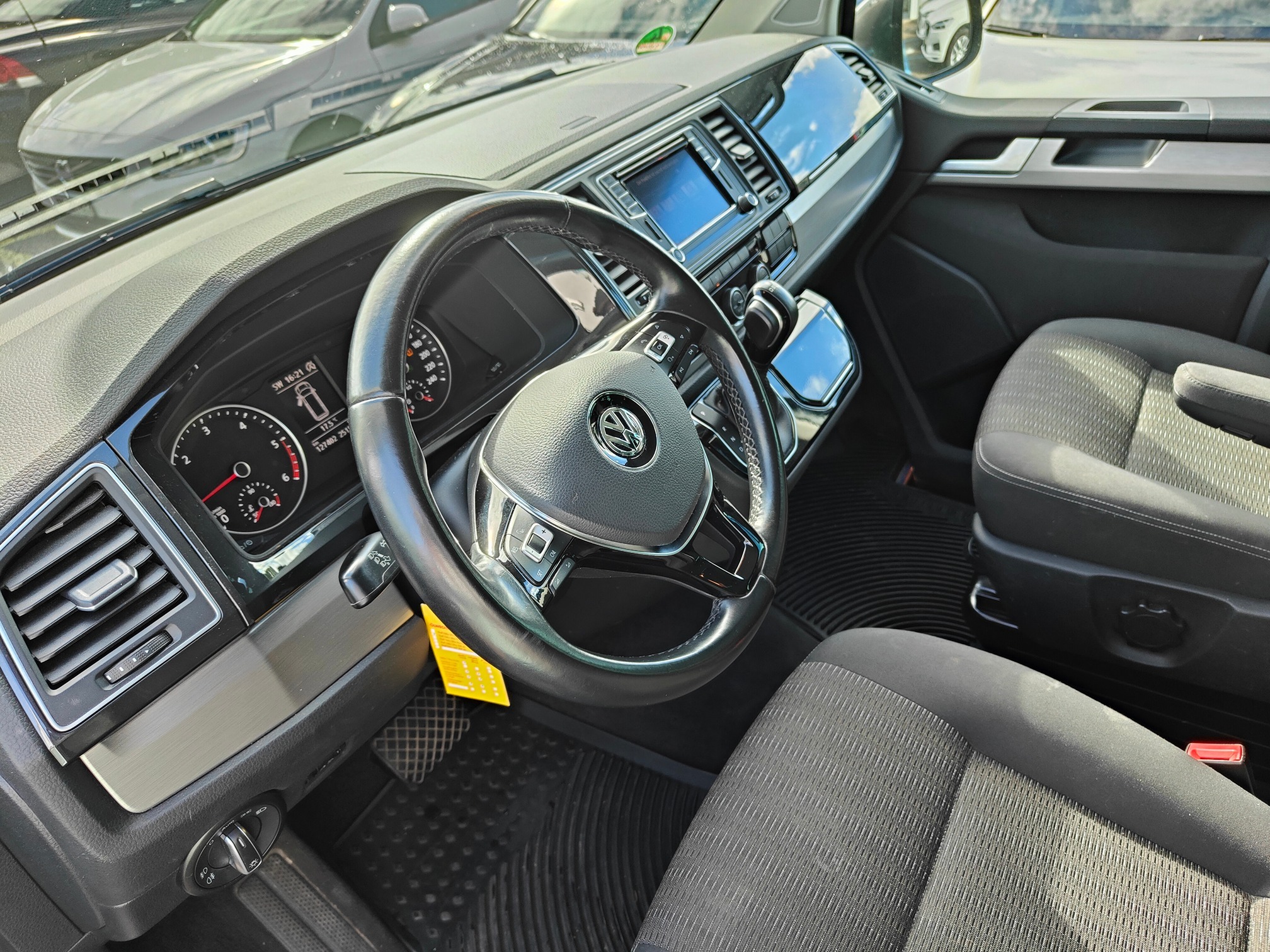 VW T6 Multivan TDI4M — zdjęcie 9